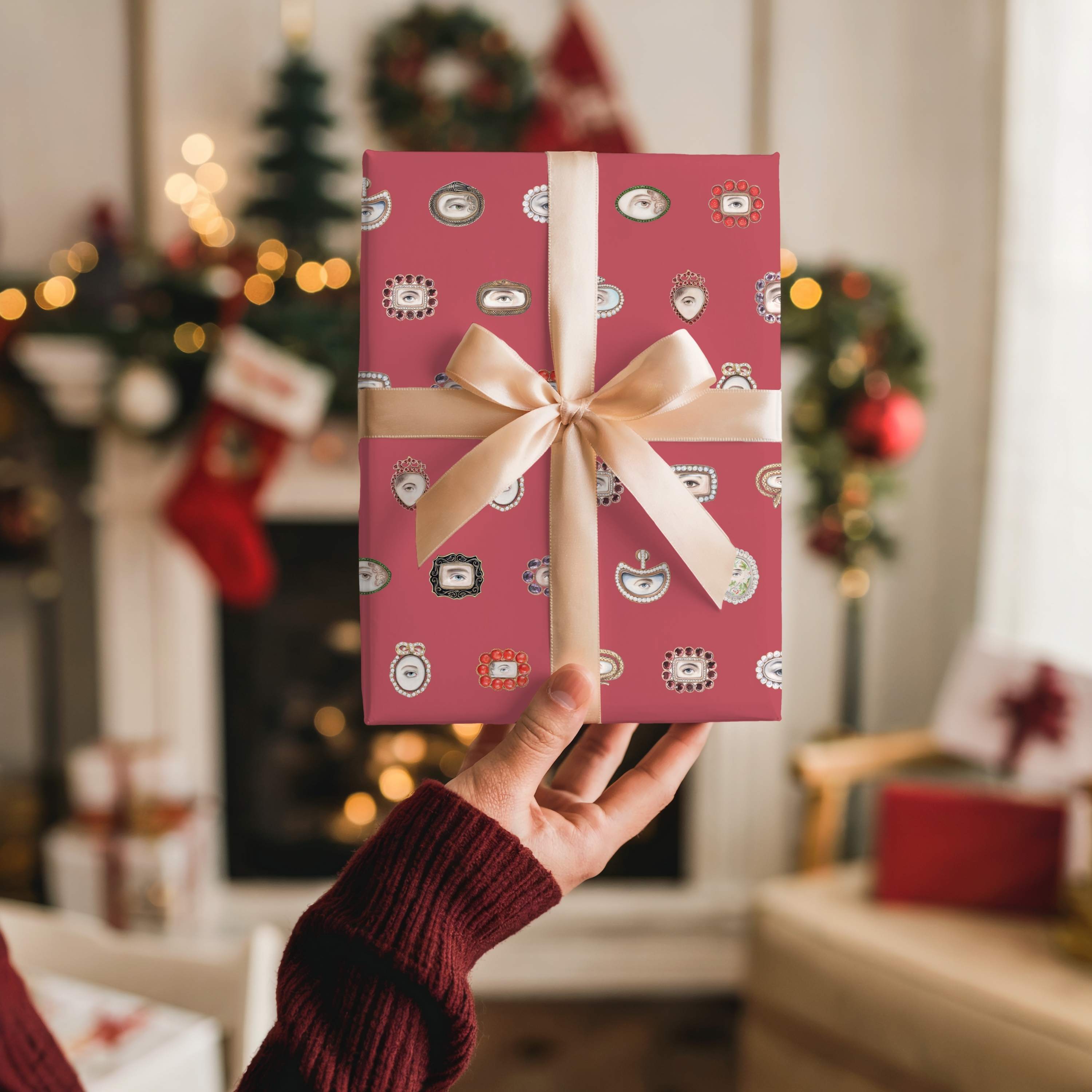 Lover's Eye Wrapping Paper (Raspberry)