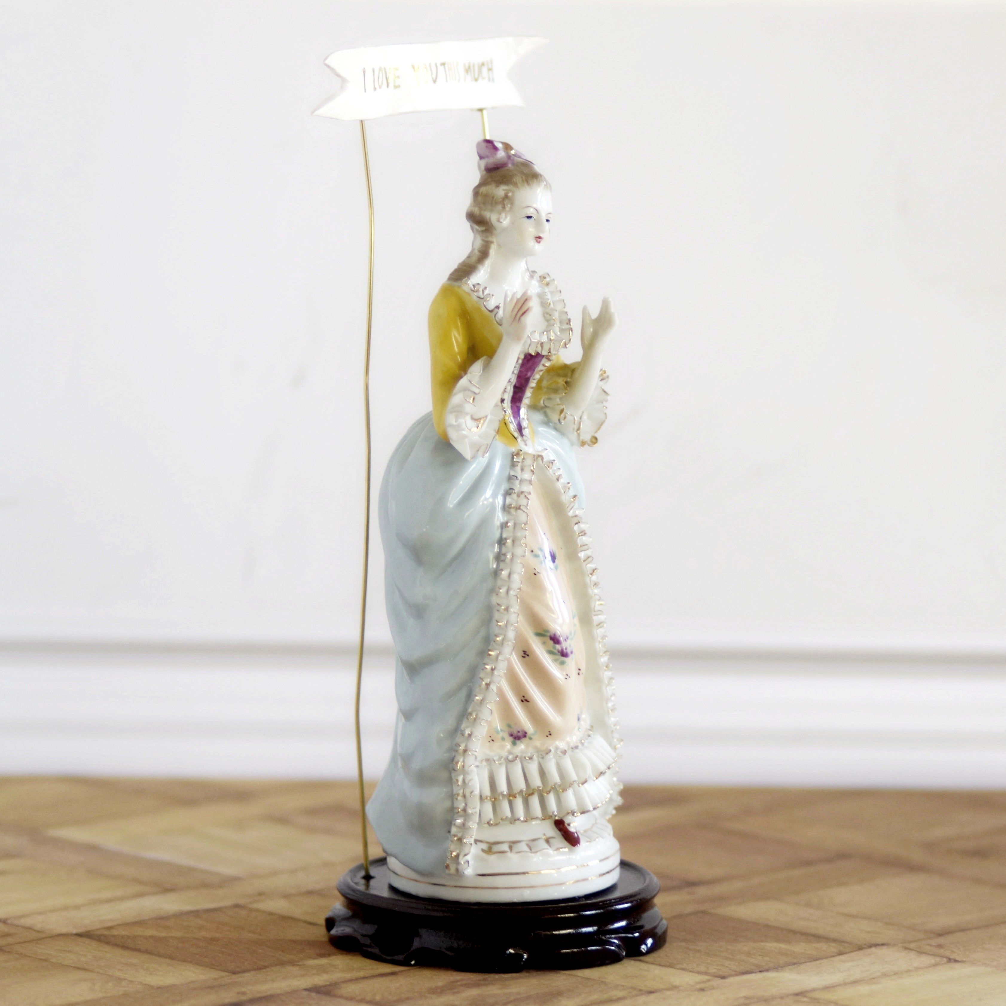 I LOVE YOU THIS MUCH