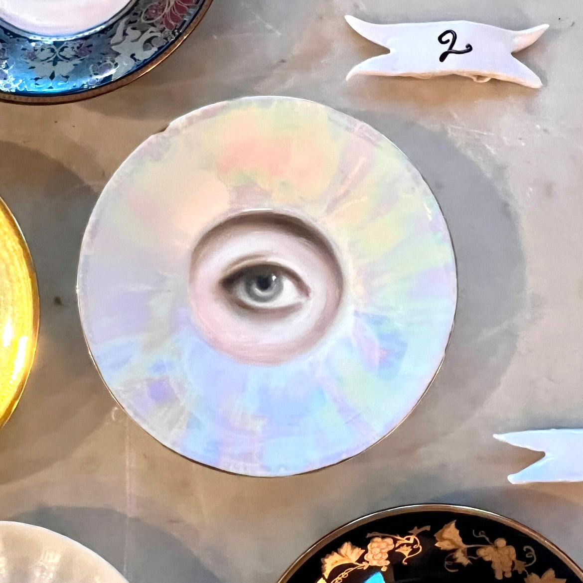 No. 3097 Lover's Eye Painting on an Iridescent Plate
