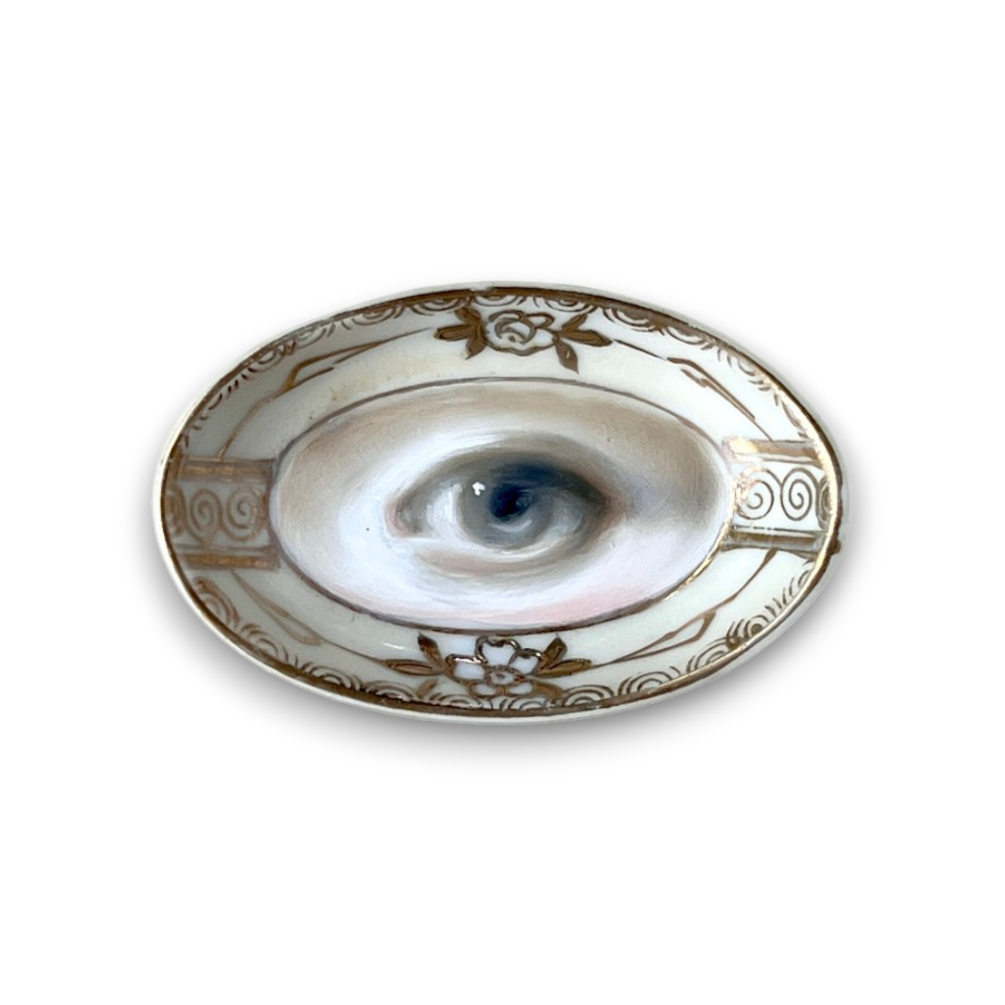 No. 3748 Lover's Eye Painting on a Mini Cream & Gold Dish