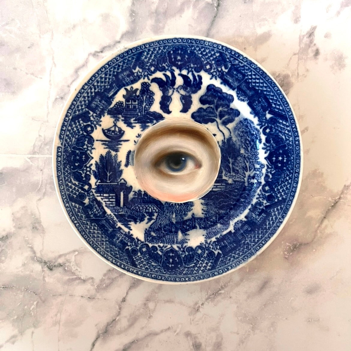 No. 2862 Lover's Eye Painting on a Chinoiserie Blue Willow Plate