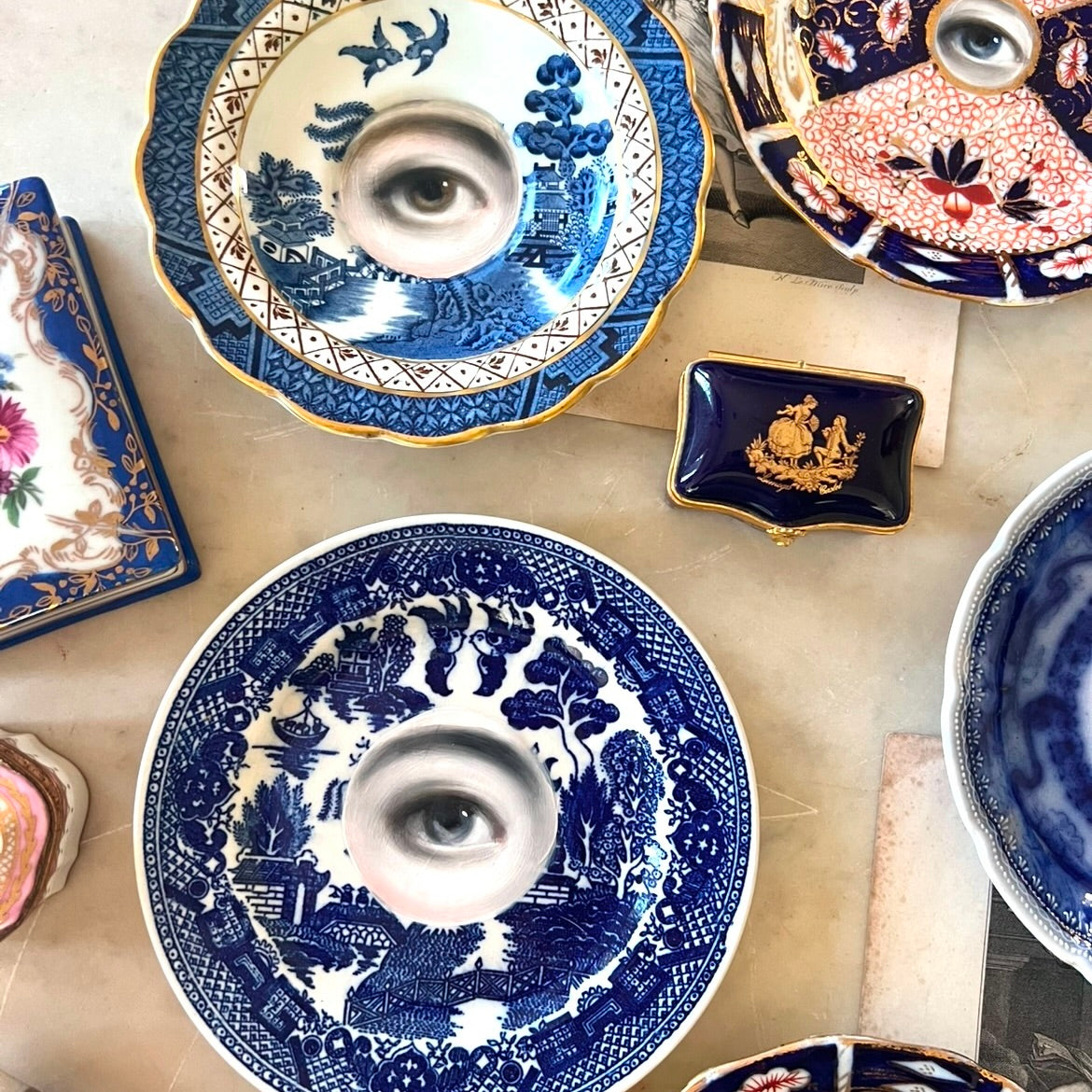 No. 2861 Lover's Eye Painting on a Chinoiserie Blue Willow Plate