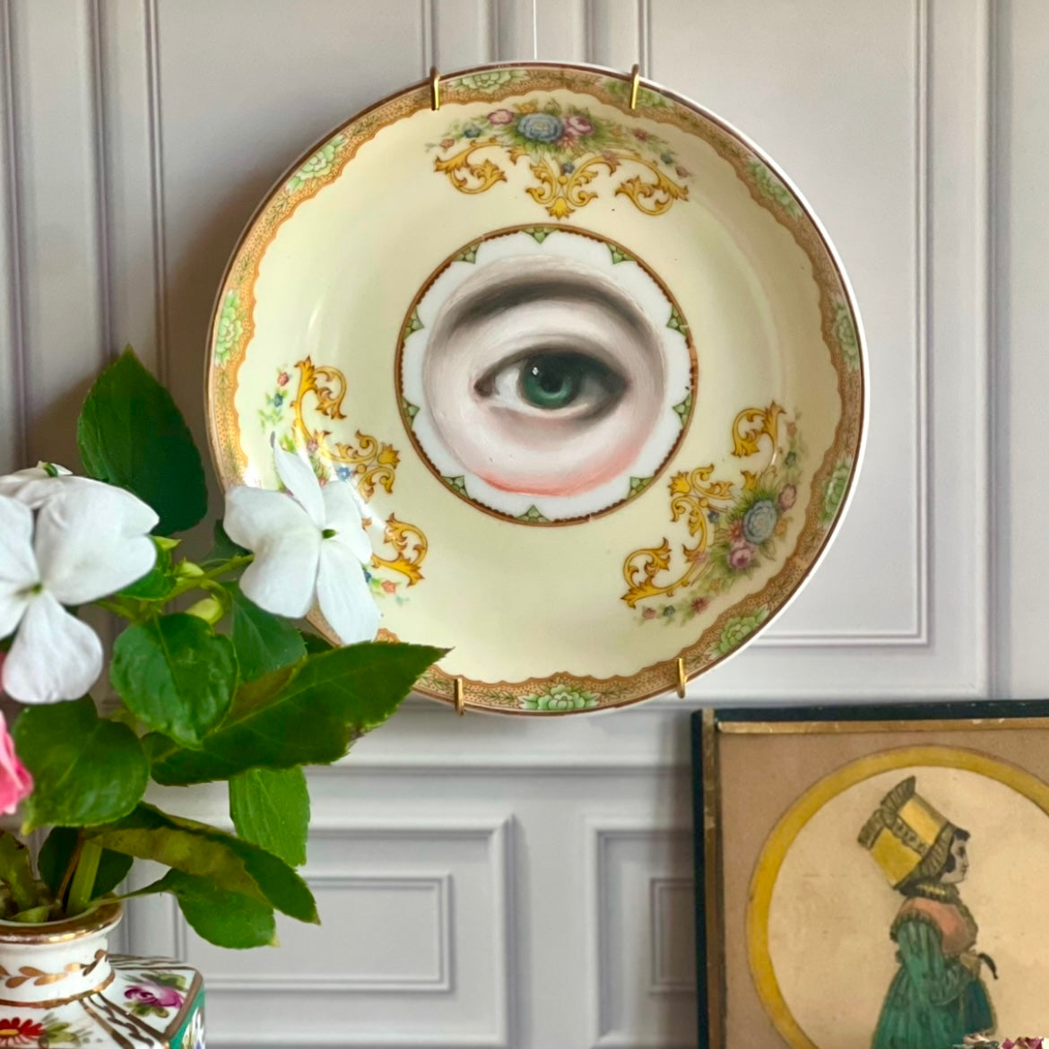 No. 2871 Lover's Eye Painting on a Cream Botanical Plate