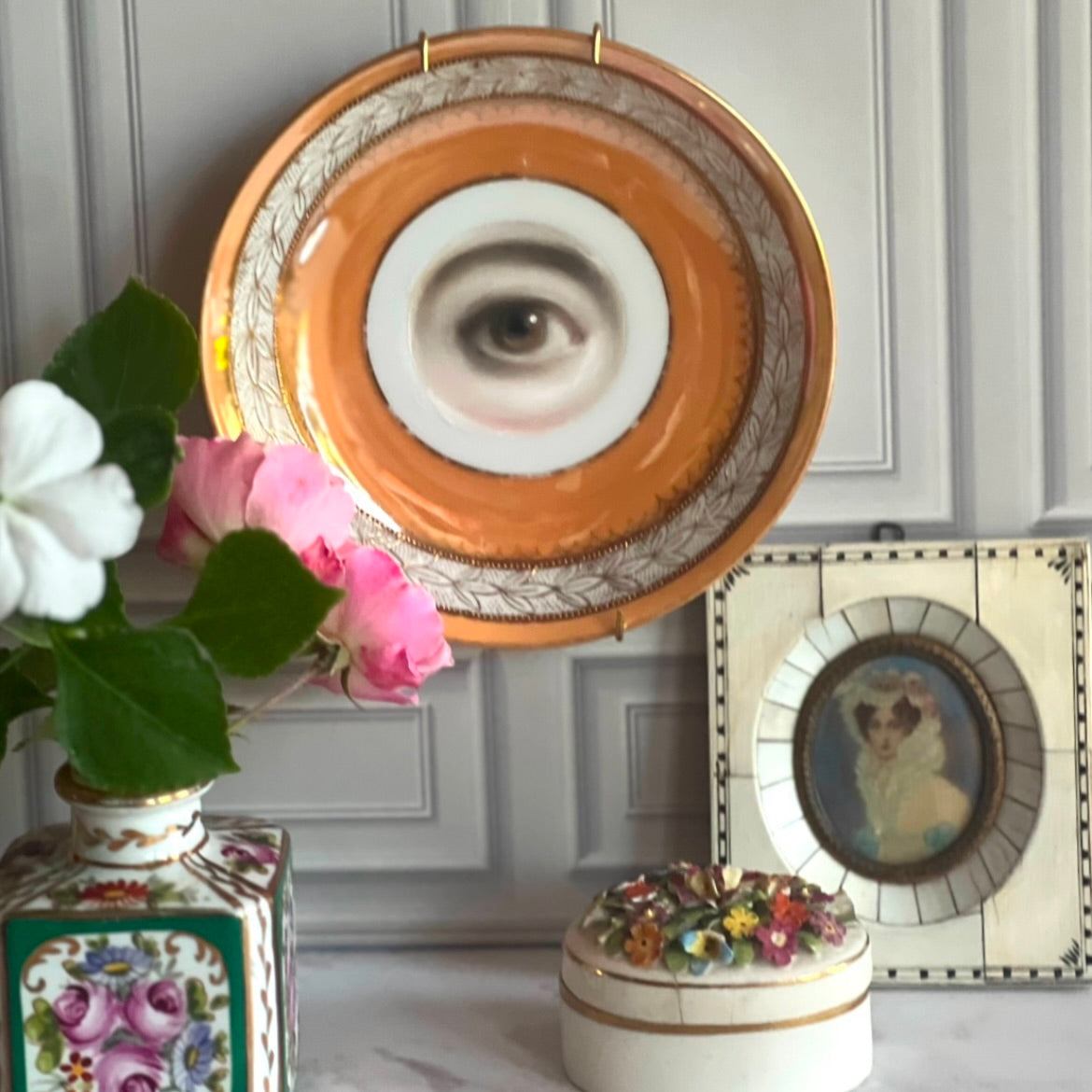 No. 2867 Lover's Eye Painting on a Peach Luster Plate