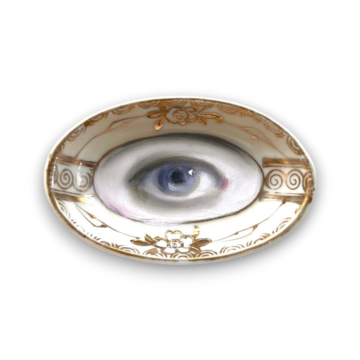 No. 3875 Lover’s Eye Painting on a Mini Cream & Gold Dish
