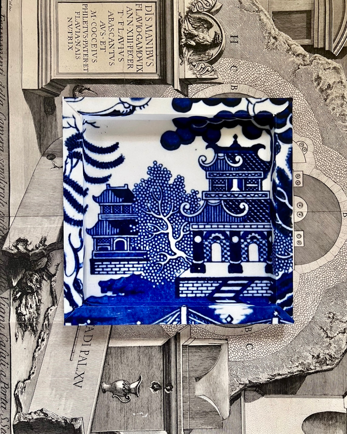Frame No. 24 - Blue Willow (8" for plates 4.25"-6")