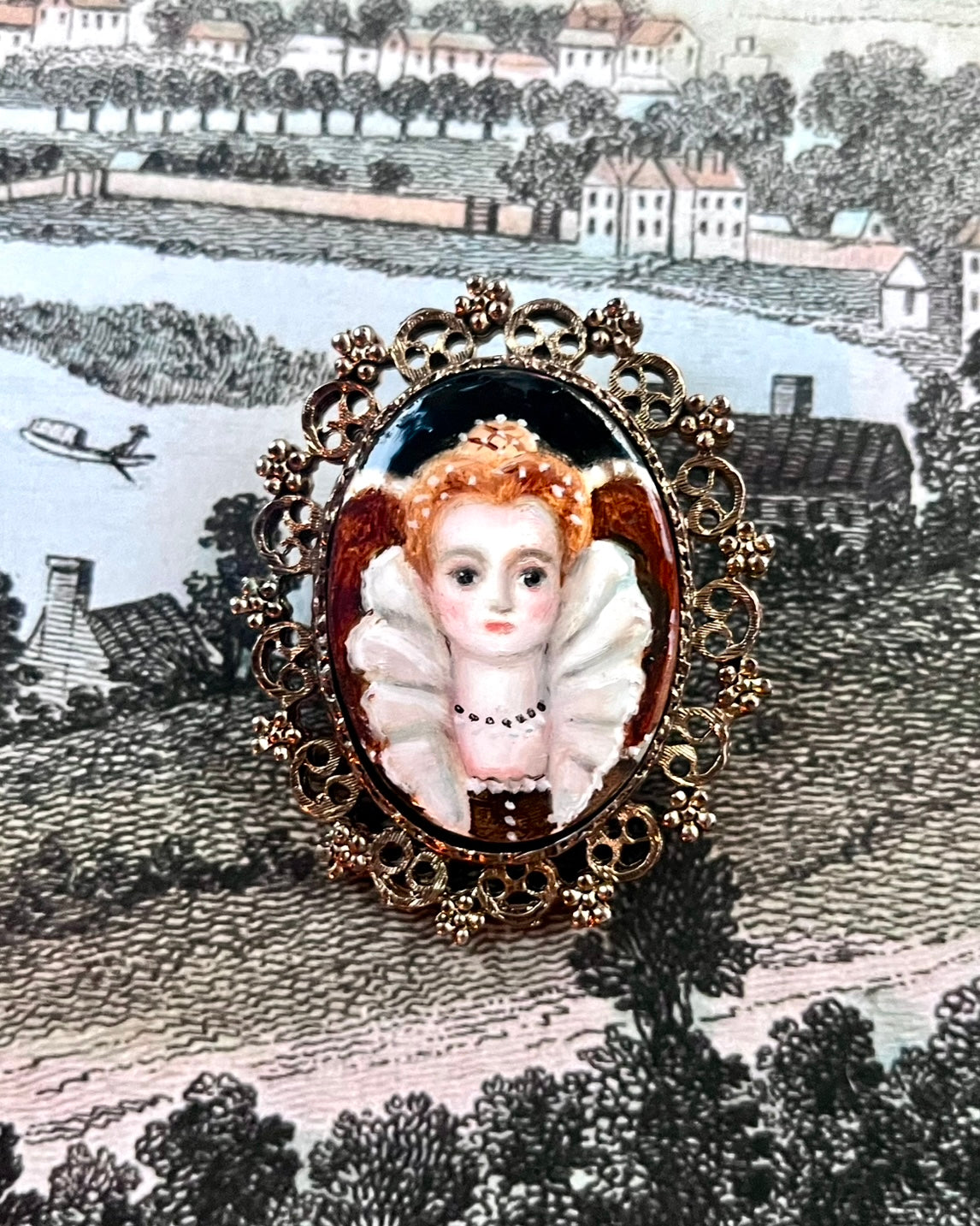 No. 2456 "Bess" Portrait-Brooch