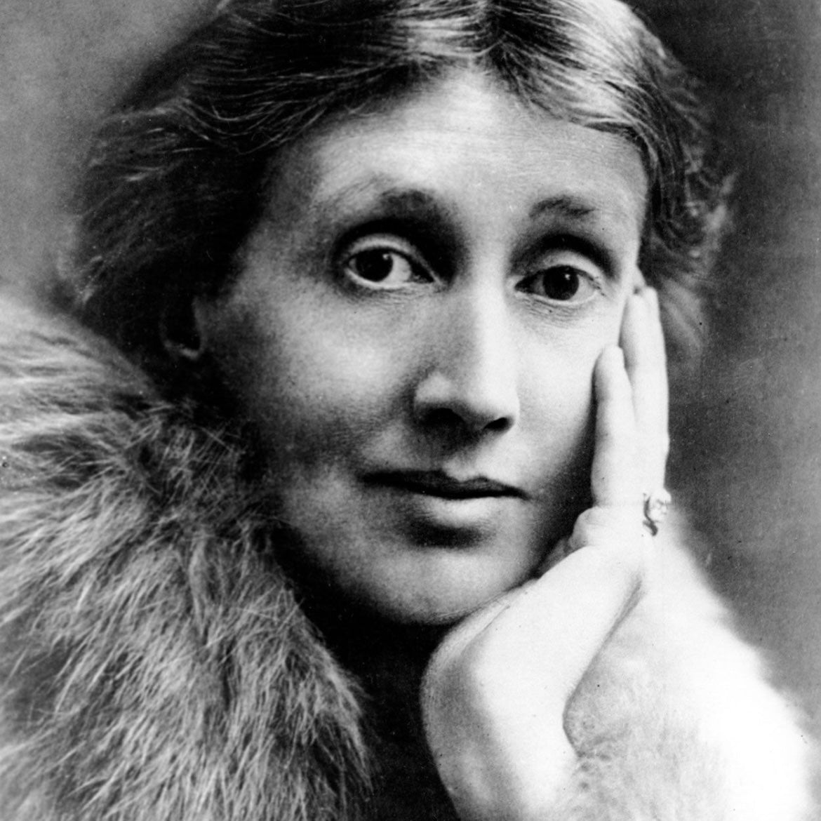 No. 2927 Lover's Eye Painting of Virginia Woolf on a Gilt Border Plate
