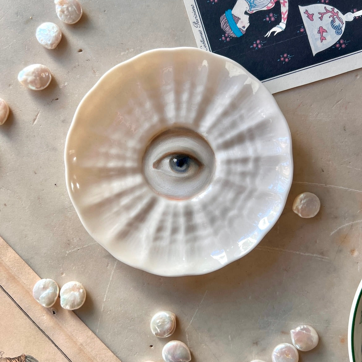 No. 3122 Lover's Eye Painting on a Belleek Shell Plate