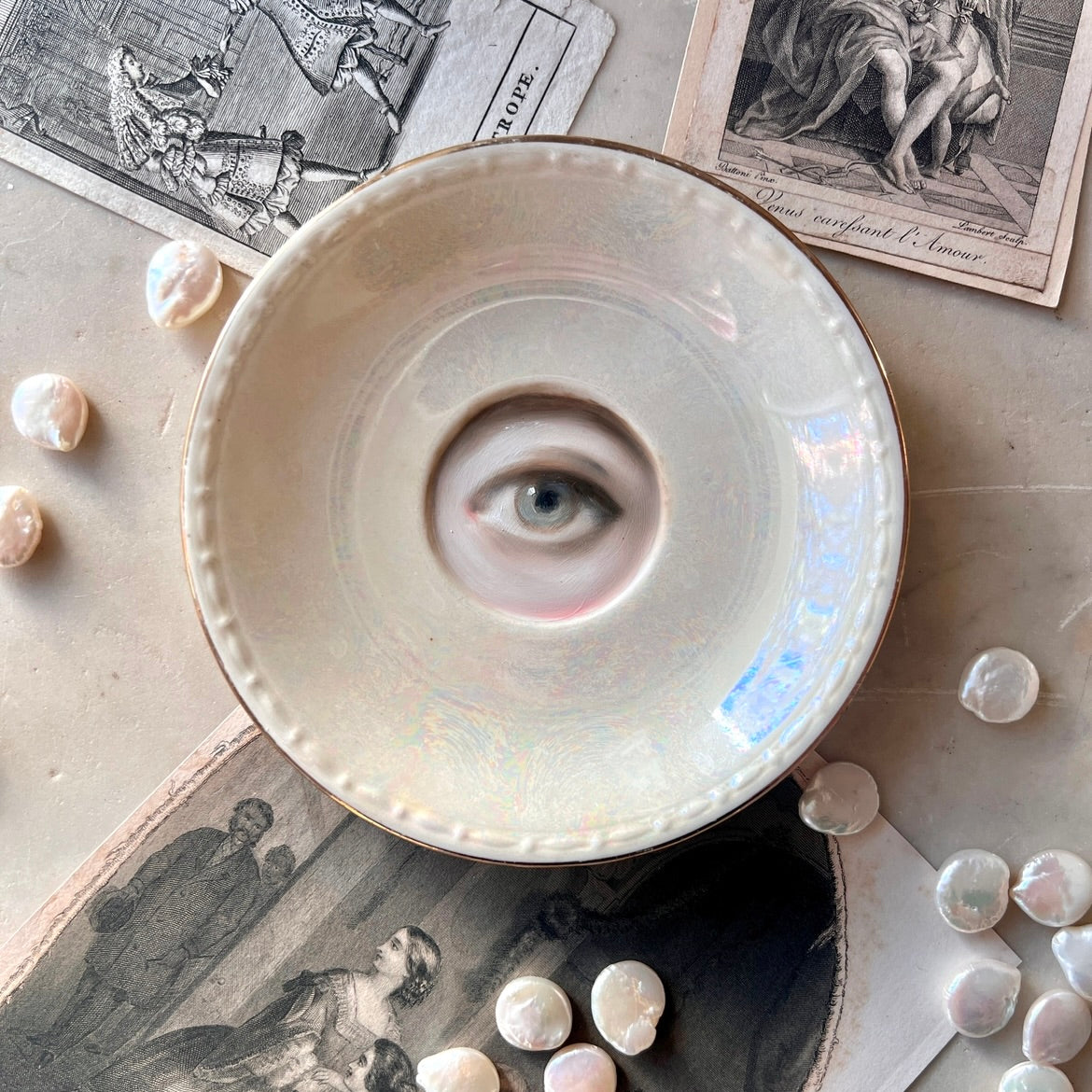 No. 3125 Lover's Eye Painting on a Pearlized Plate