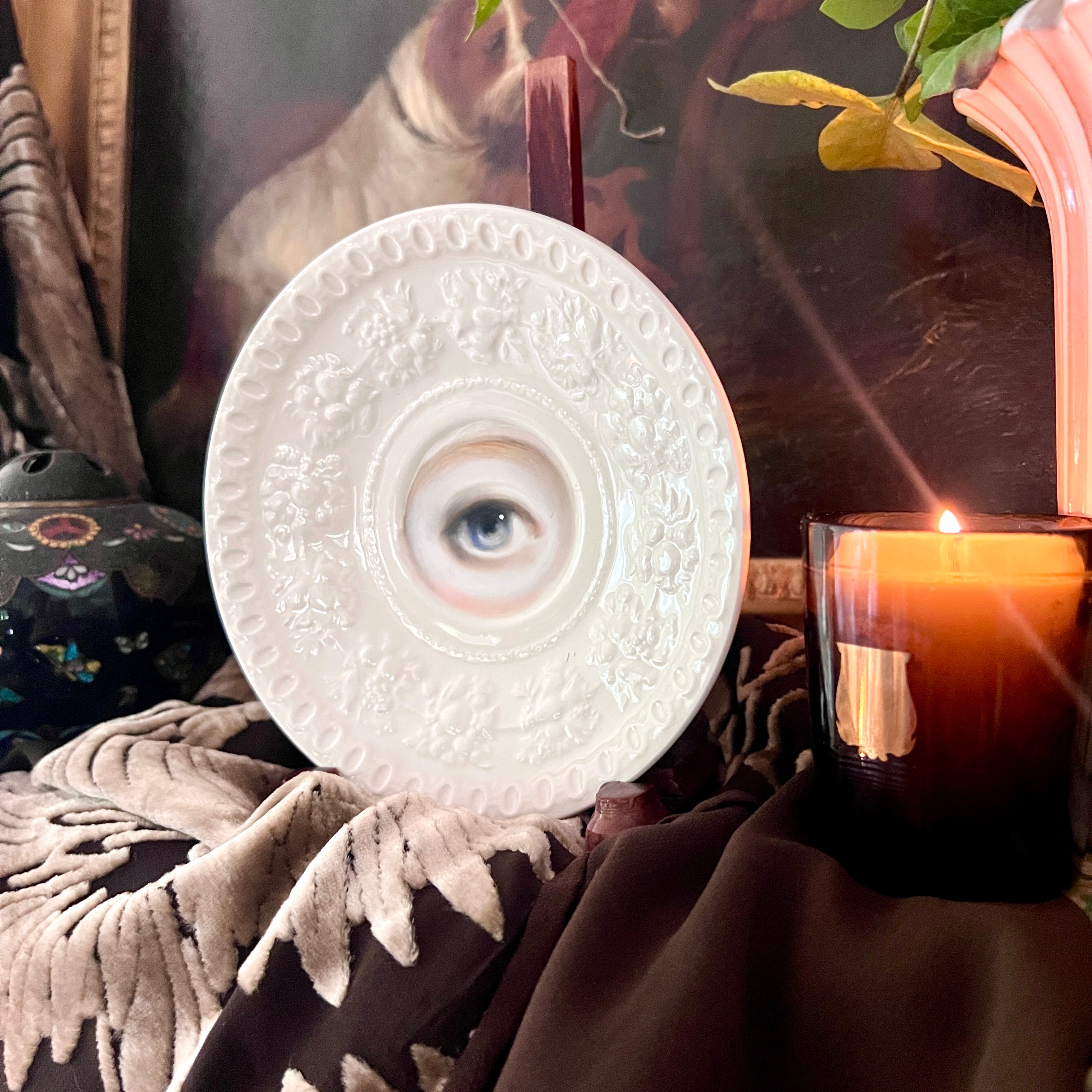 No. 2899 Lover's Eye Painting on a Wedgwood "Wellesley" Plate