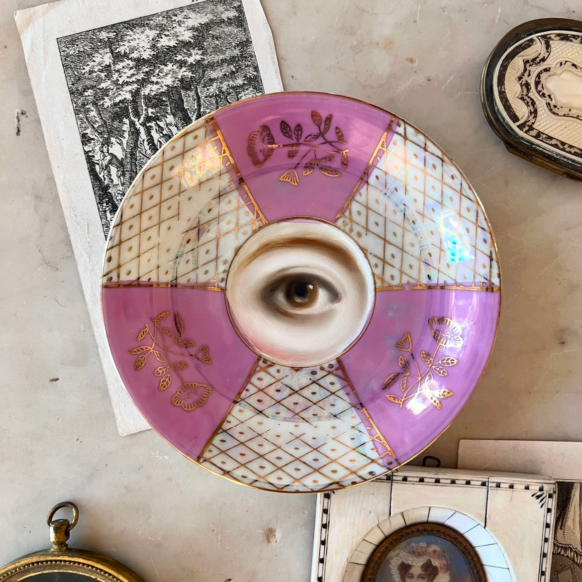 No. 2938 Lover's Eye Painting on a Pink Luster Plate with Fishscale Pattern