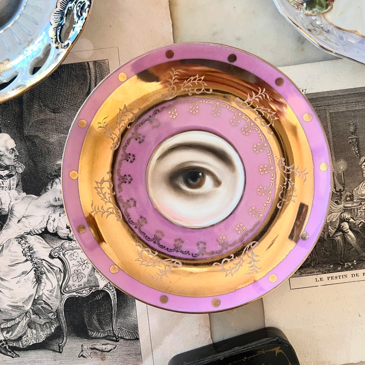No. 2939 Lover's Eye Painting on a Pink Luster Plate