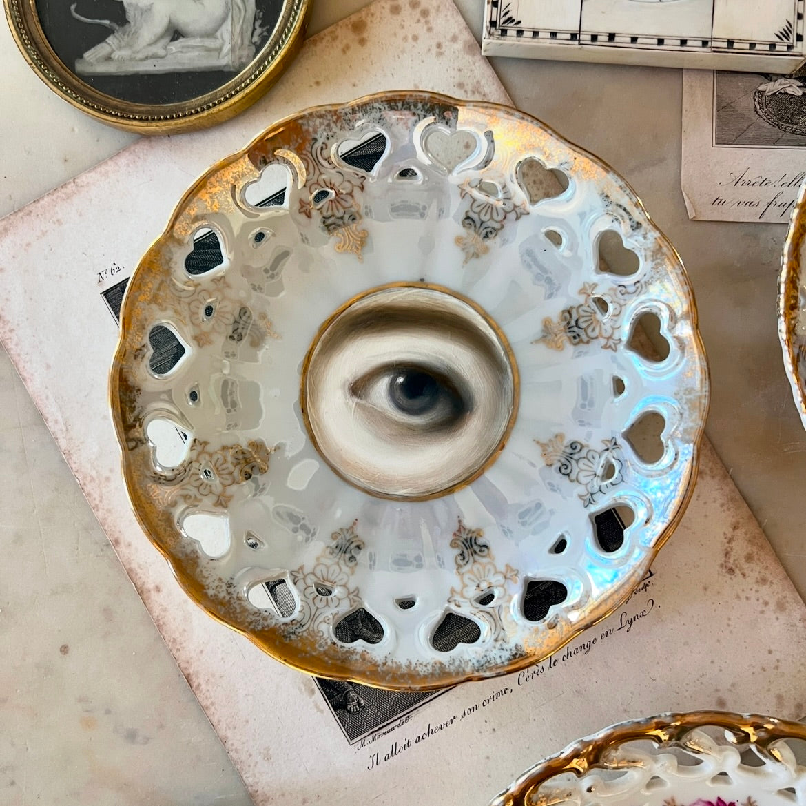 No. 2944 Lover's Eye Painting on a Pearl Luster Plate with Gold Reticulated Border