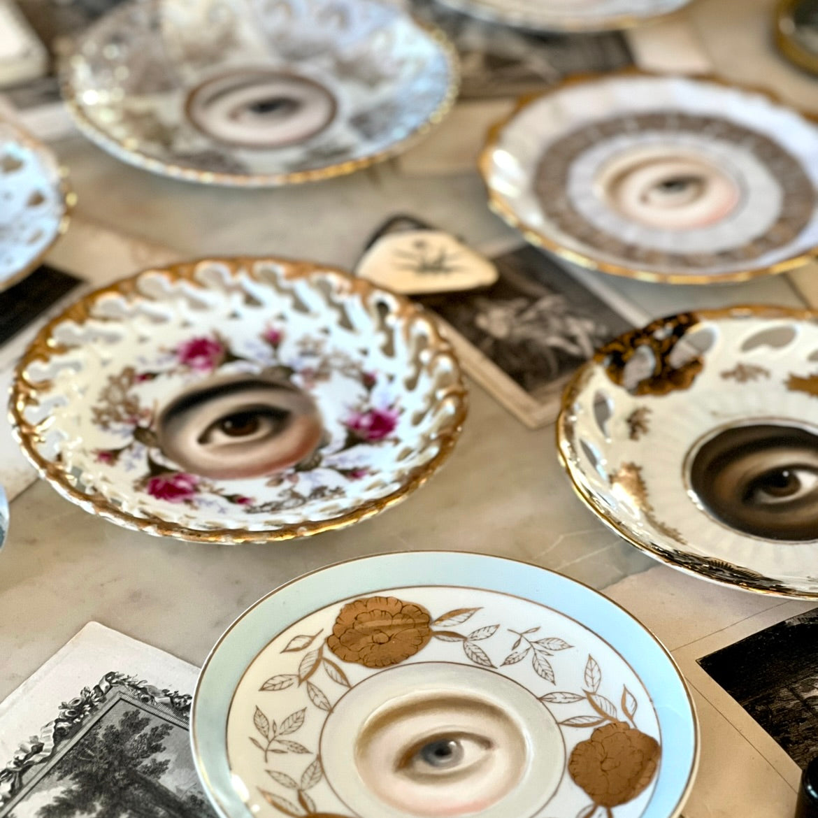 No. 2947 Lover's Eye Painting on a Pearl Luster Plate with a Gold Floral Motif