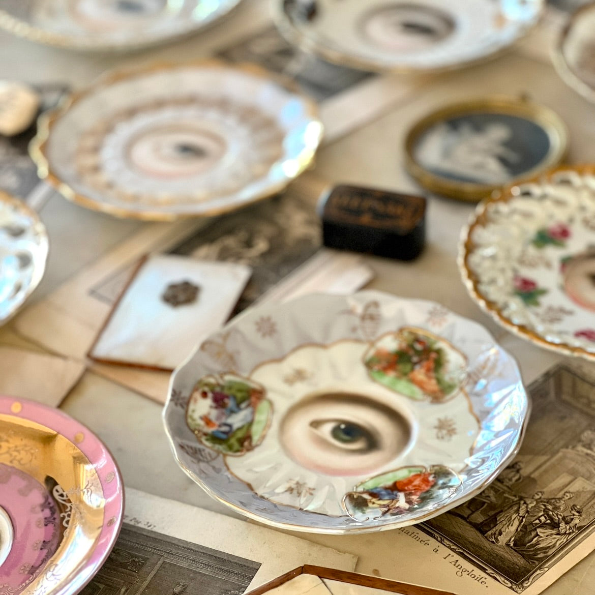 No. 2946 Lover's Eye Painting on a Pearl Luster Plate with 18th-Century Courting Scenes