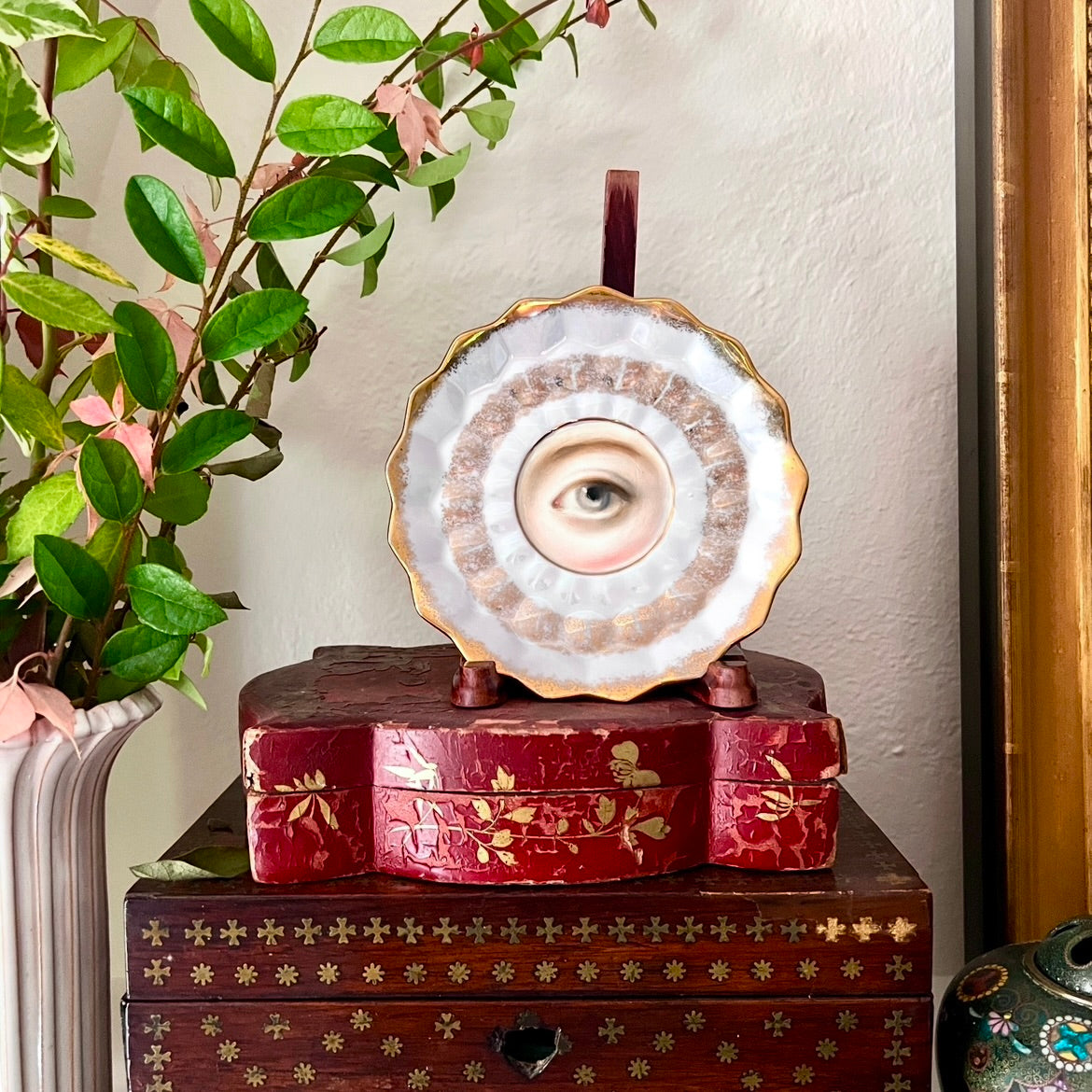No. 2948 Lover's Eye Painting on a Faceted Pearl Luster Plate