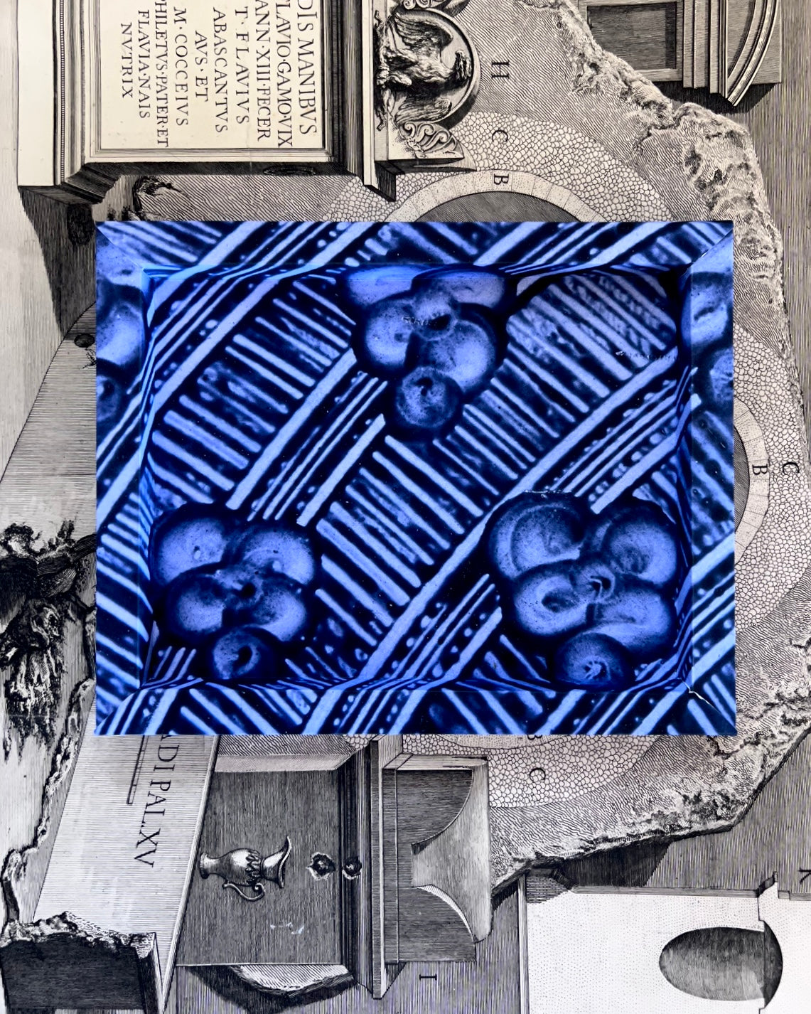 Frame No. 10 - Dominoterie Sgraffito Bleu (10"x8" for plates up to 5.5"-7.5")