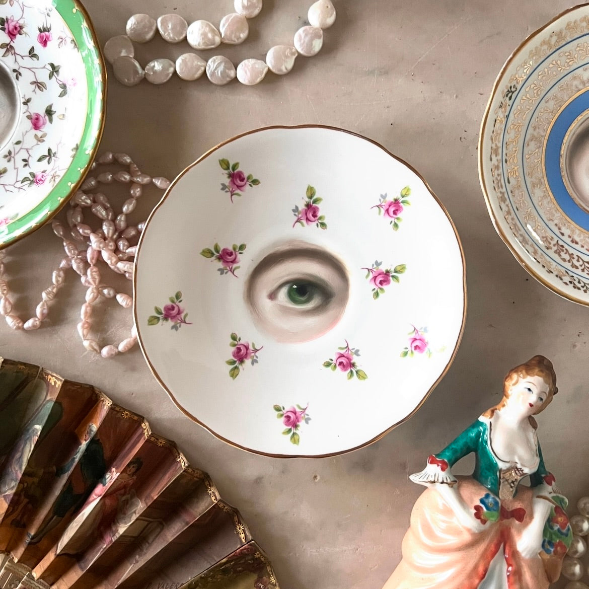 No. 2961 Lover's Eye Painting on an English Plate with Pink Rose Sprigs