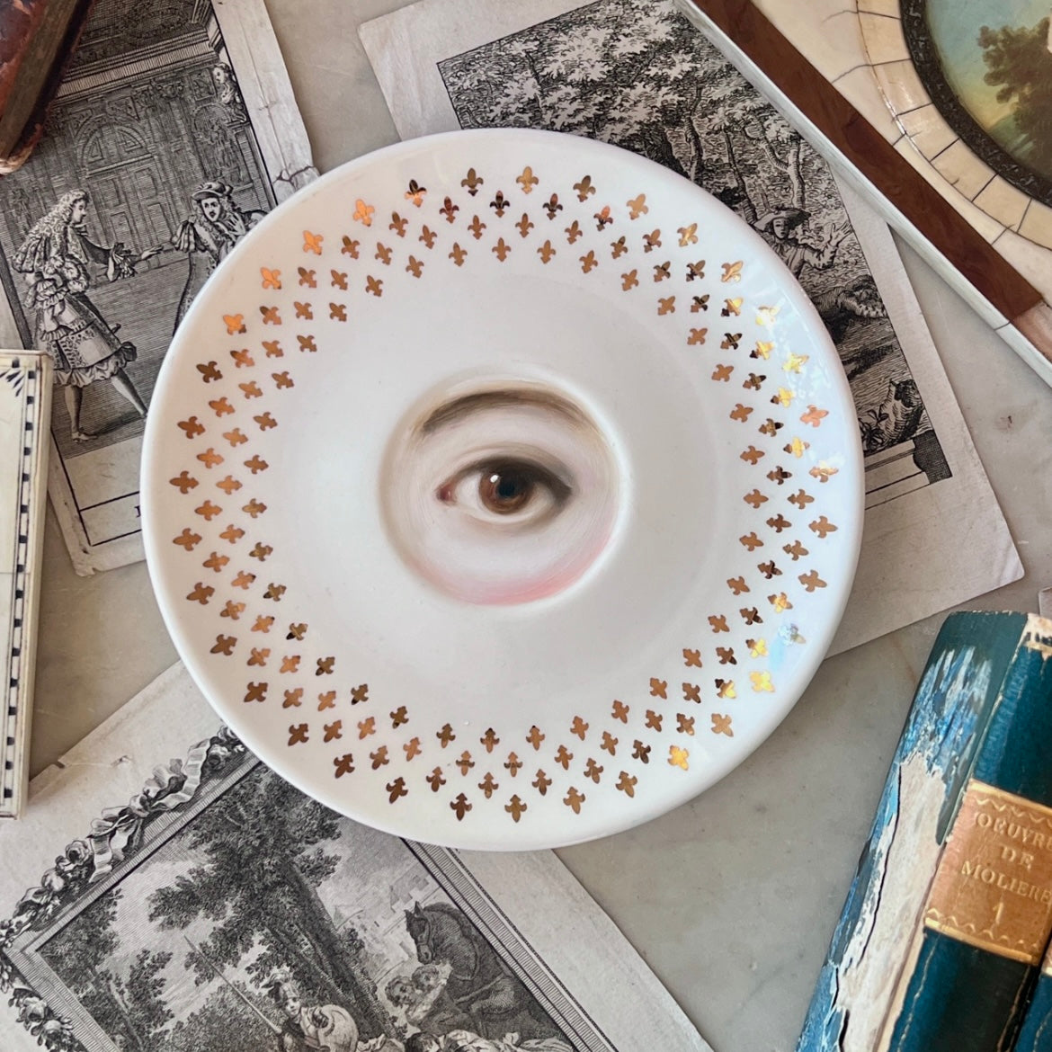 No. 3145 Lover's Eye Painting on a Fleur De Lys Plate