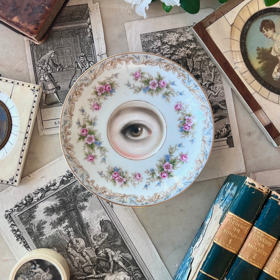 No. 3152 - Lover's Eye Painting on a Floral Plate