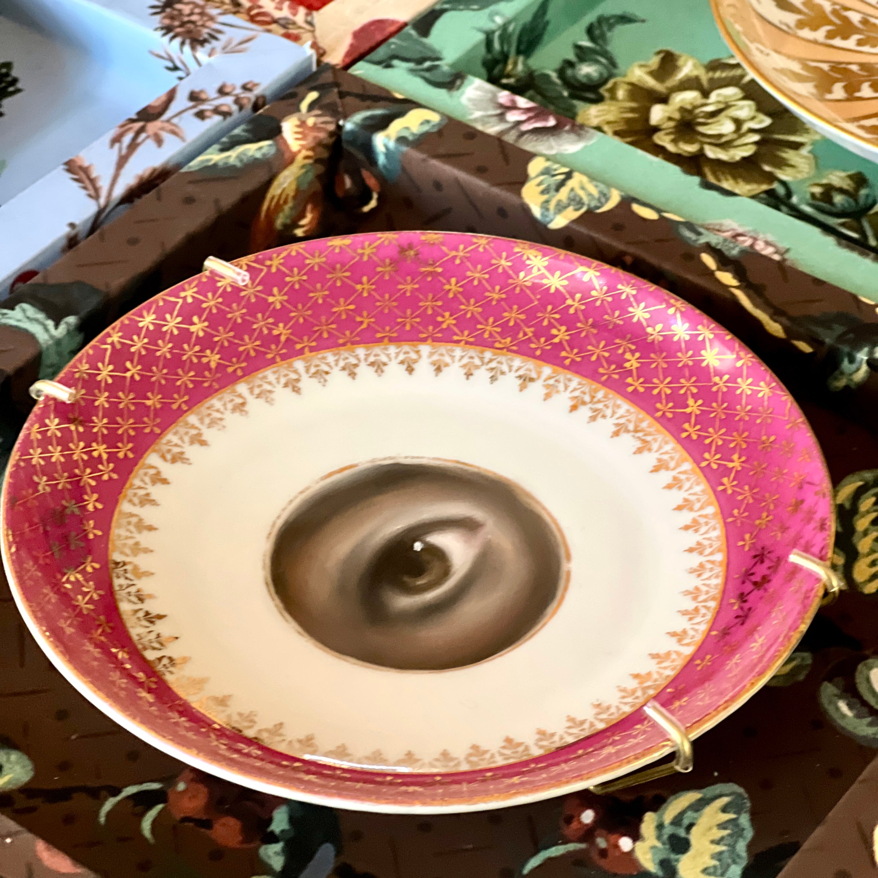 No. 2998 Lover's Eye Painting on an Antique Magenta and Gilt Plate