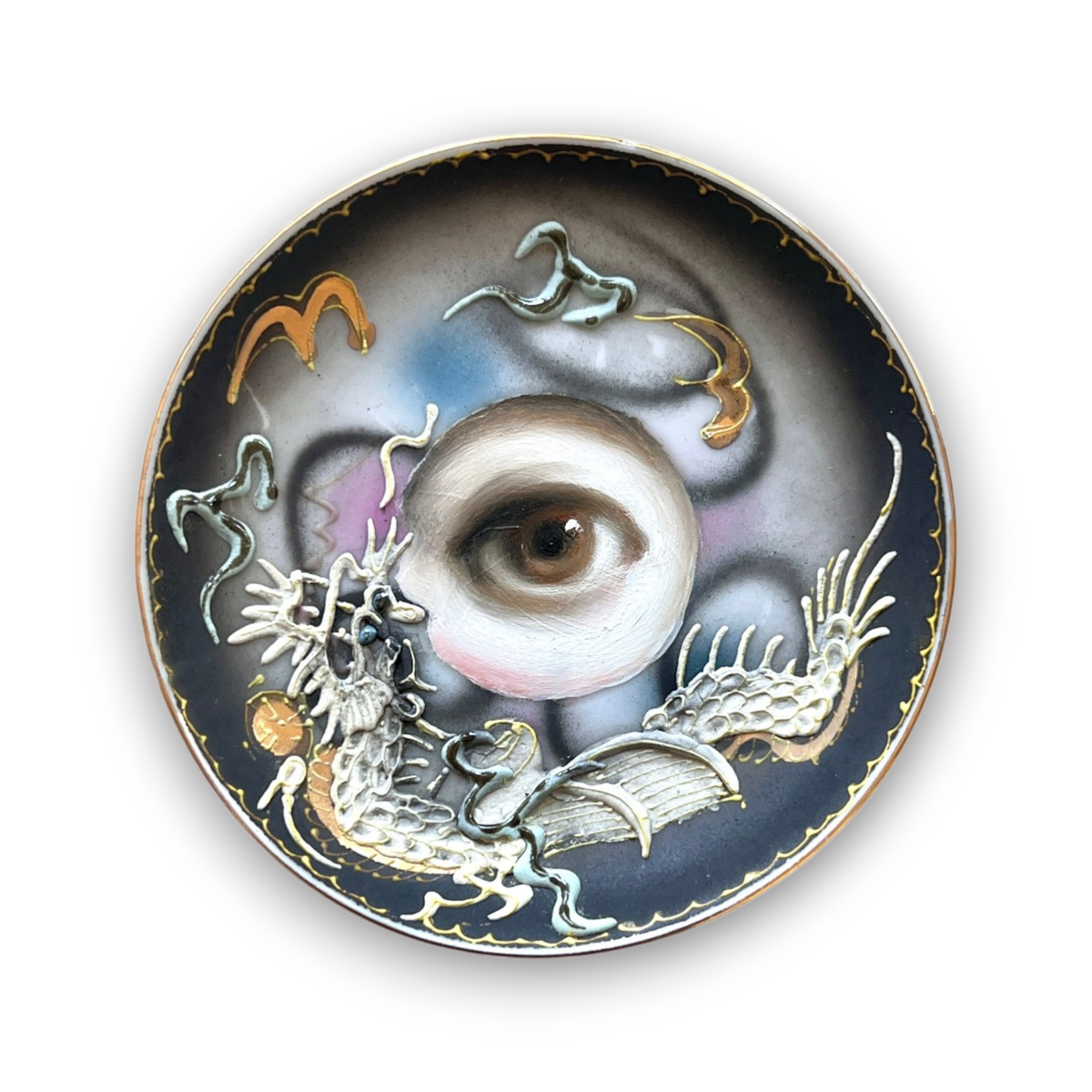 No. 3890 Lover’s Eye Painting on a Mini Smoky Dragonware Plate