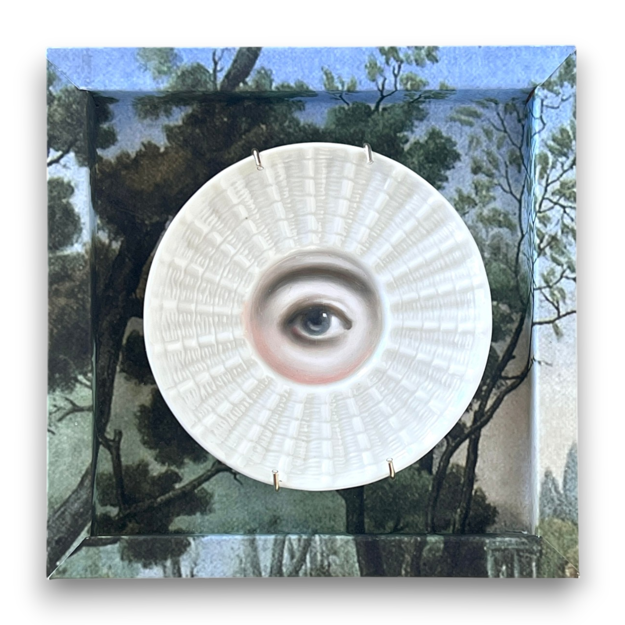 No. 3201 Lover's Eye Painting on an Irish Belleek Shell Plate