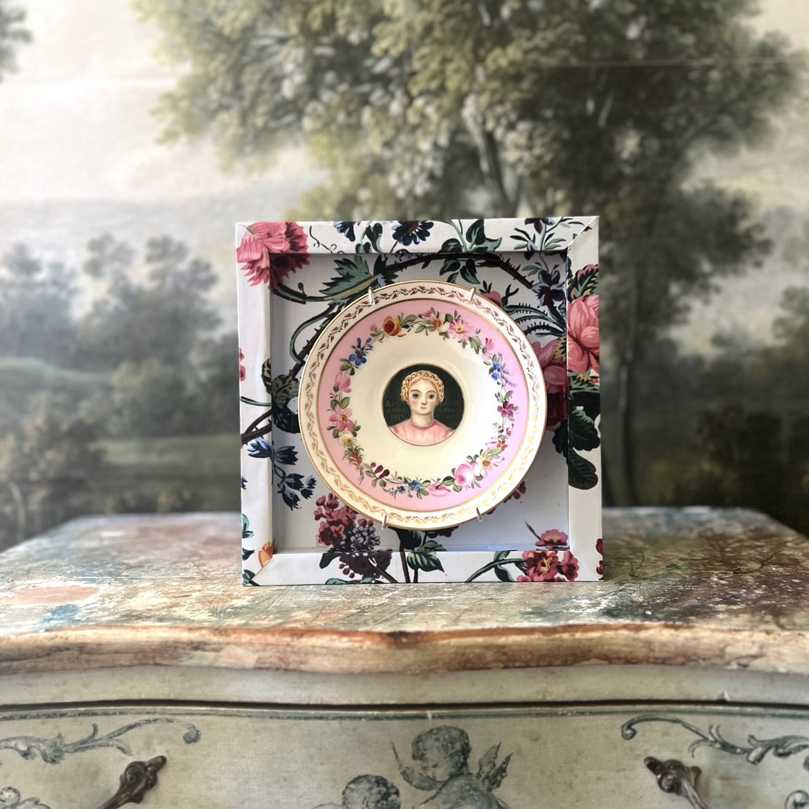 No. 2591 "Rosa Never Ever Ever Gave Up" Portrait Plate