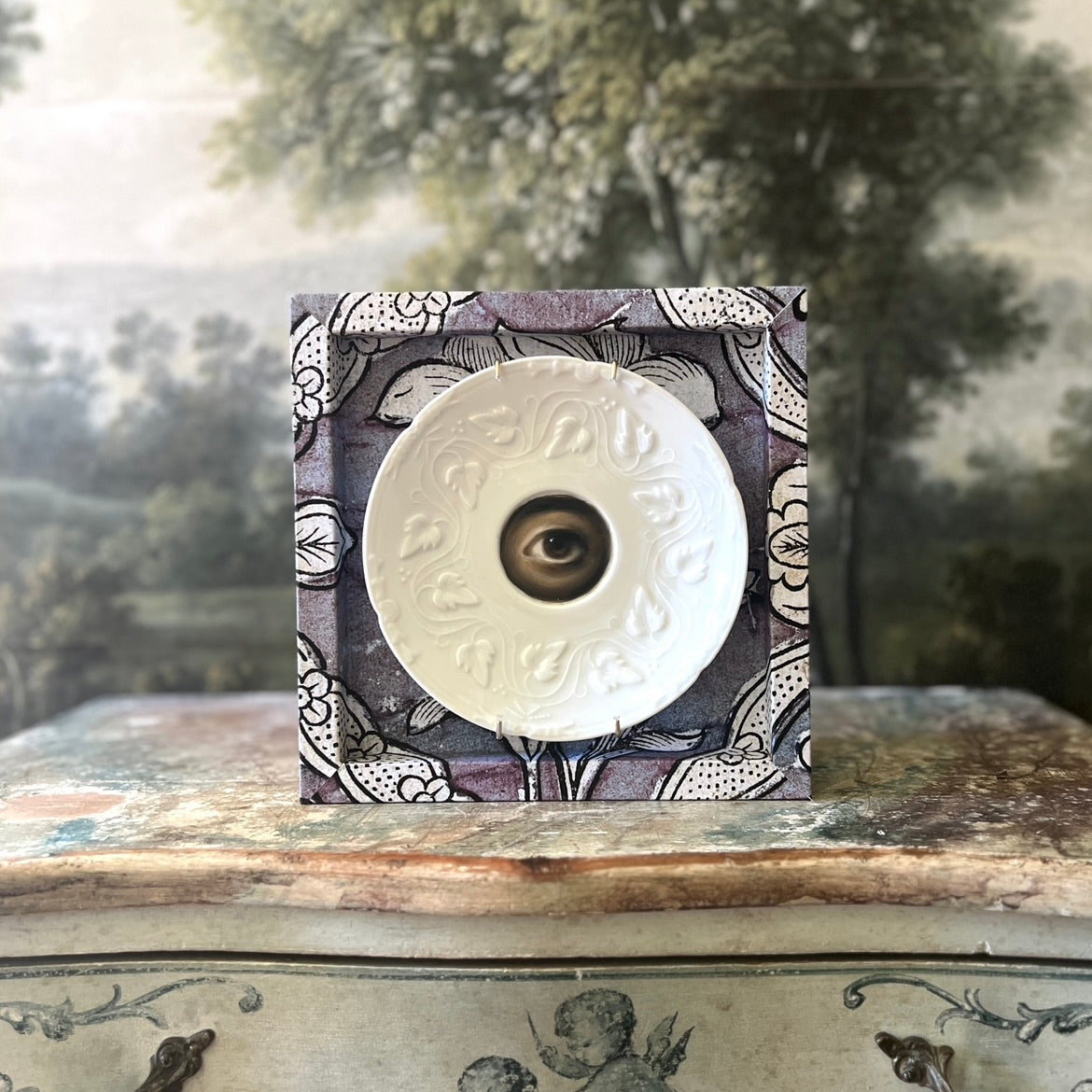 No. 3205 - Lover's Eye Painting on a Limoges "Imperatrice" Plate