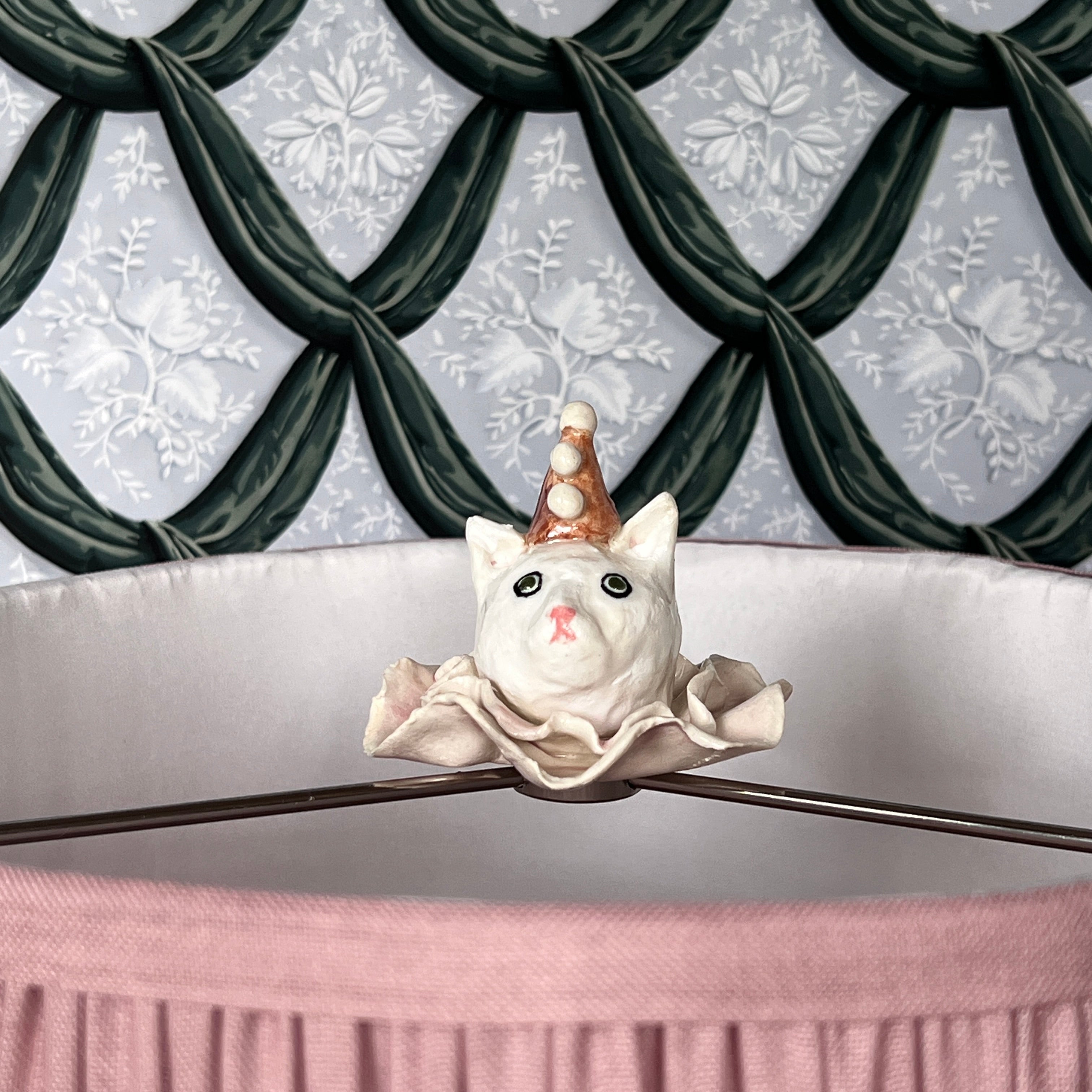 No. 325 Thomas the Cat - Lamp Finial