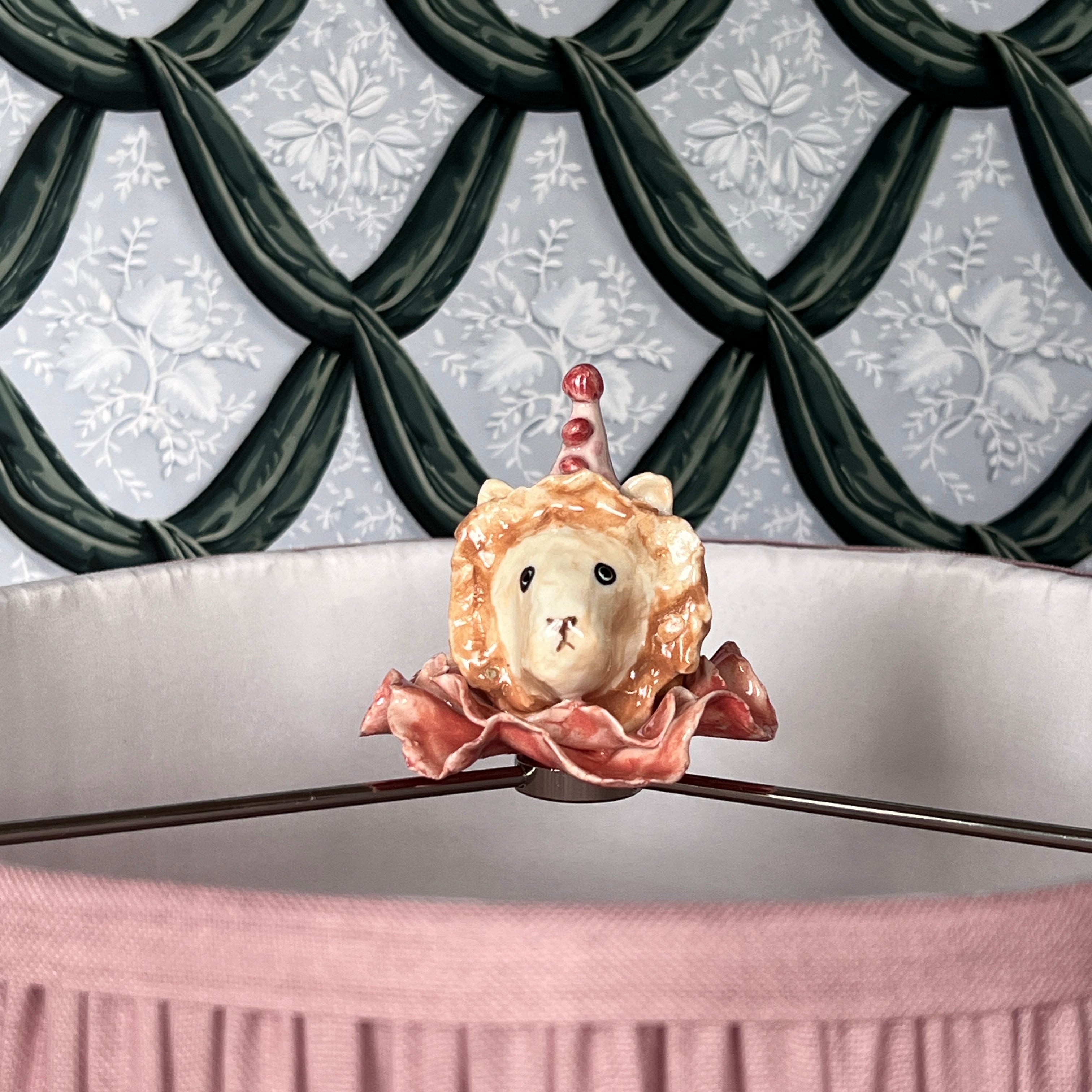 No. 329 Hortense the Lion - Lamp Finial