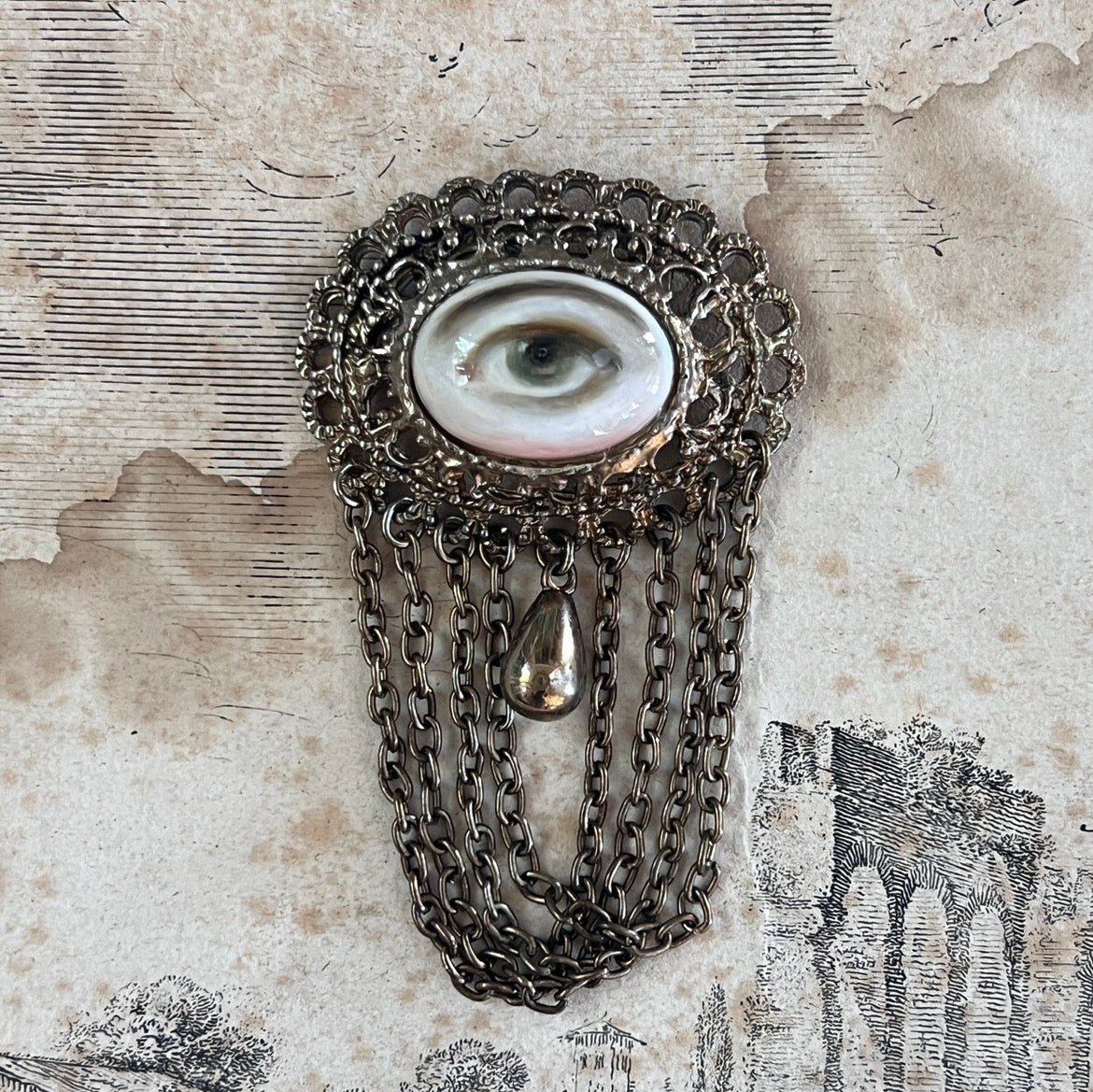 No. 3223 Lover's Eye Chain Swag Brooch