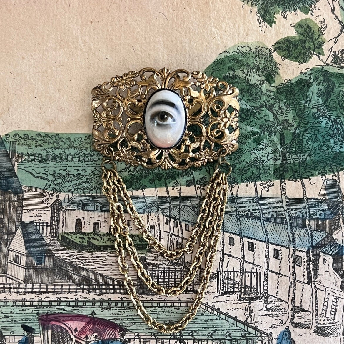 No. 3227 Lover's Eye Chain Swag Brooch