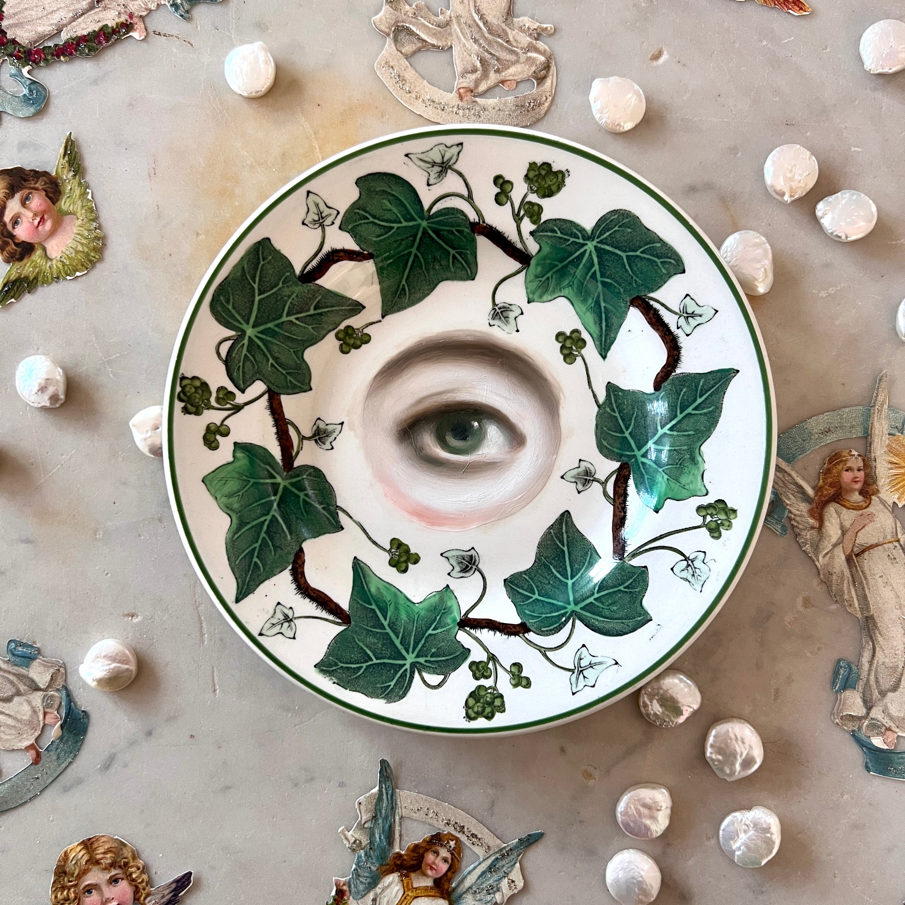 No. 3090 Lover's Eye Painting on a Wedgwood Napoleon Ivy Plate