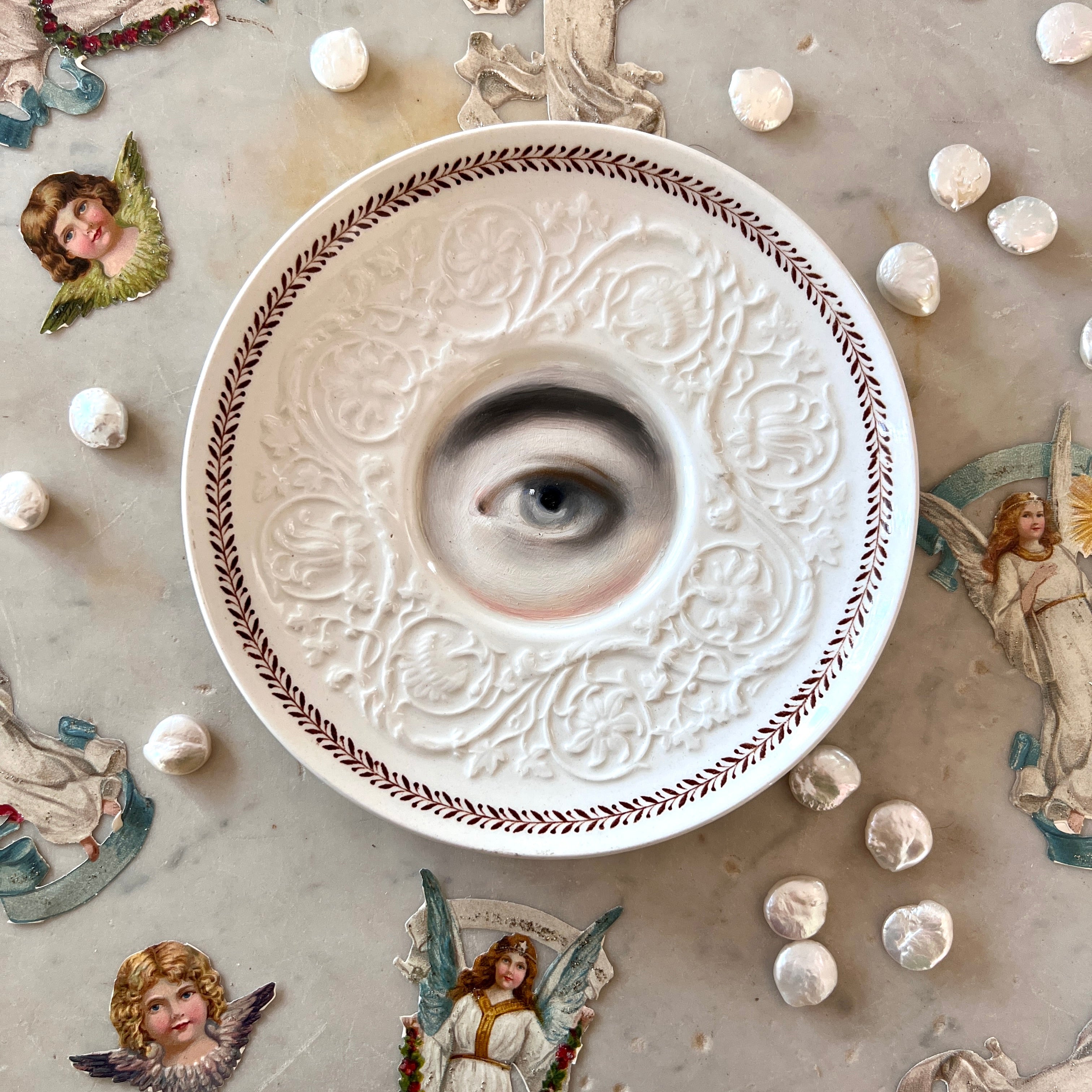 No. 2901 Lover's Eye Painting on a Wedgwood "Golden Ivy" Plate