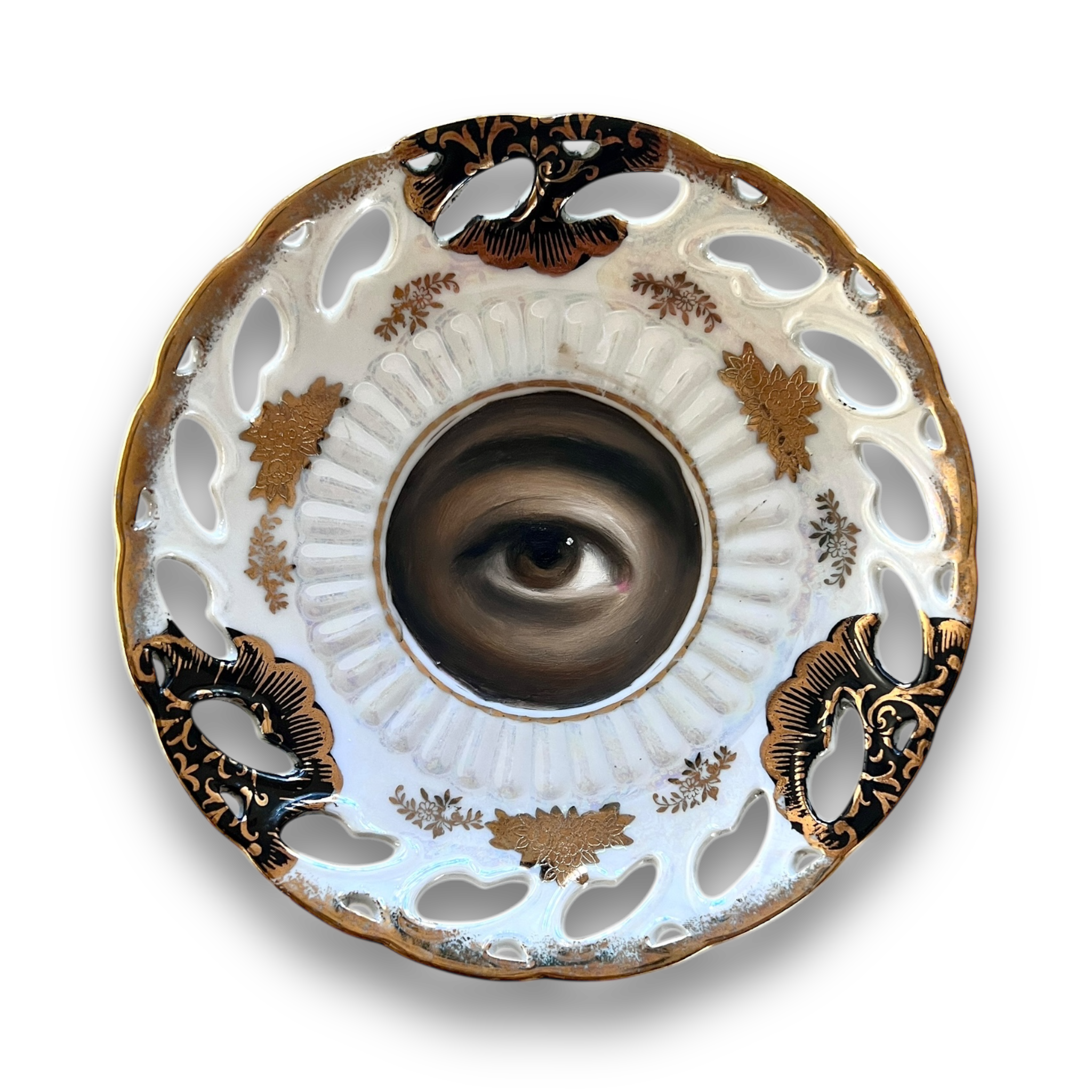 No. 2942 Lover's Eye Painting on a Luster Plate with Gold & Black Reticulated Border