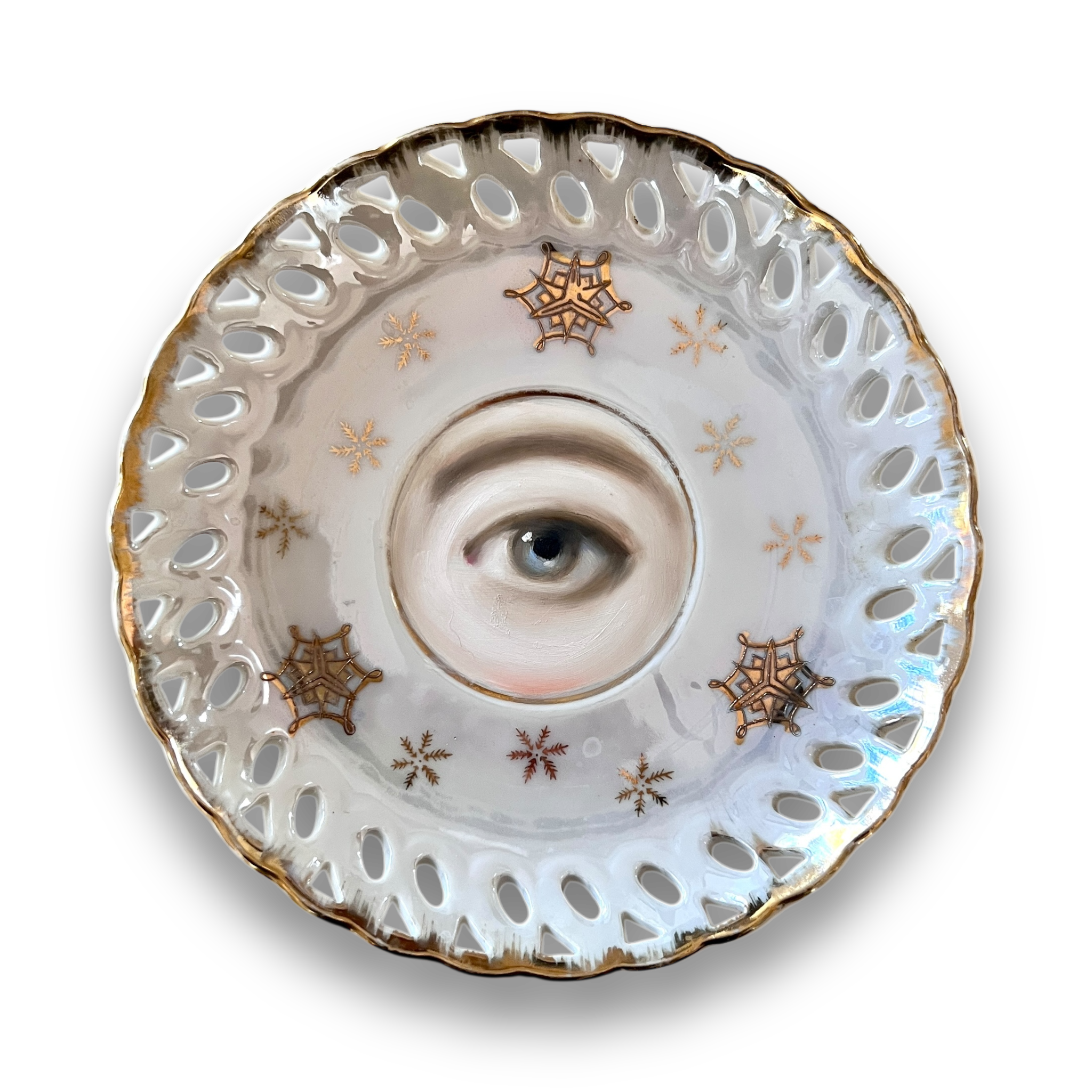 No. 3086 Lover's Eye Painting on an Iridescent Snowflake Plate