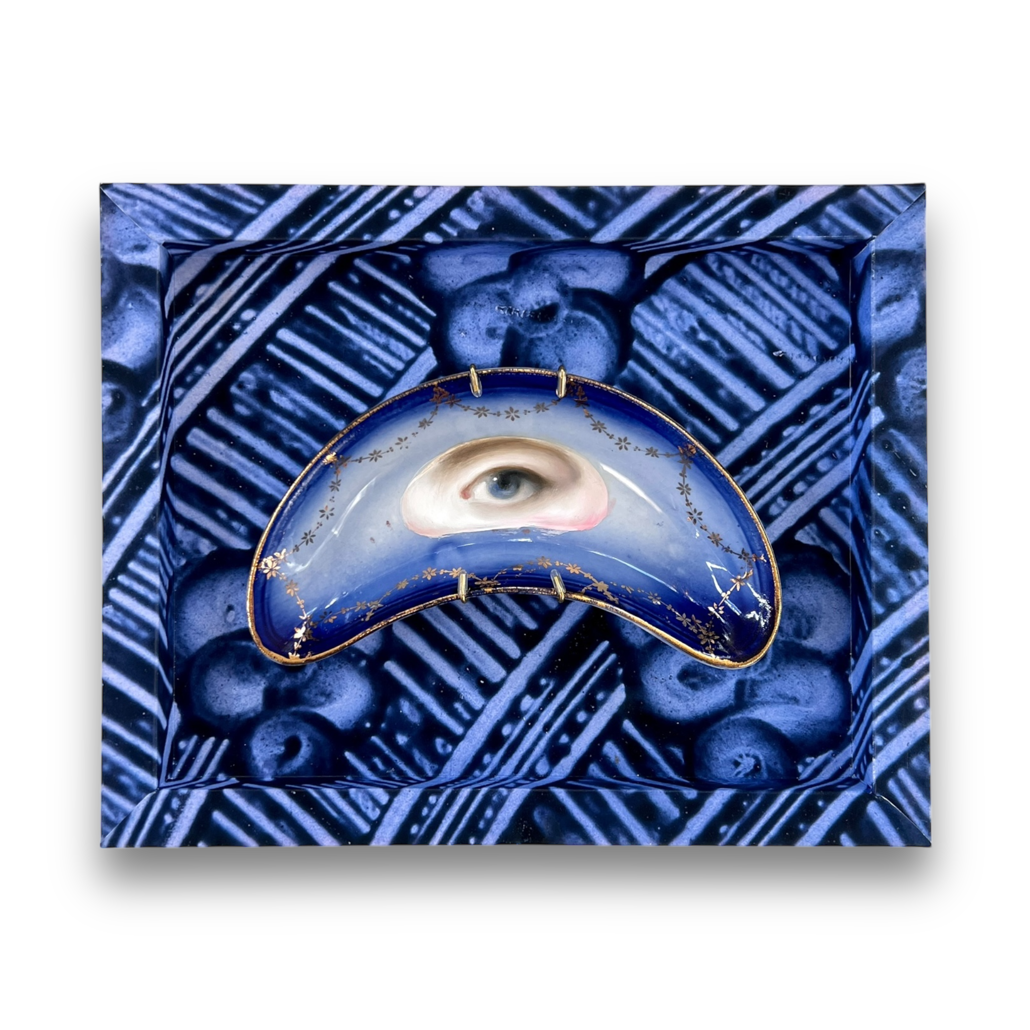 No. 2988 Lover's Eye Painting on a Flow Blue Crescent Plate