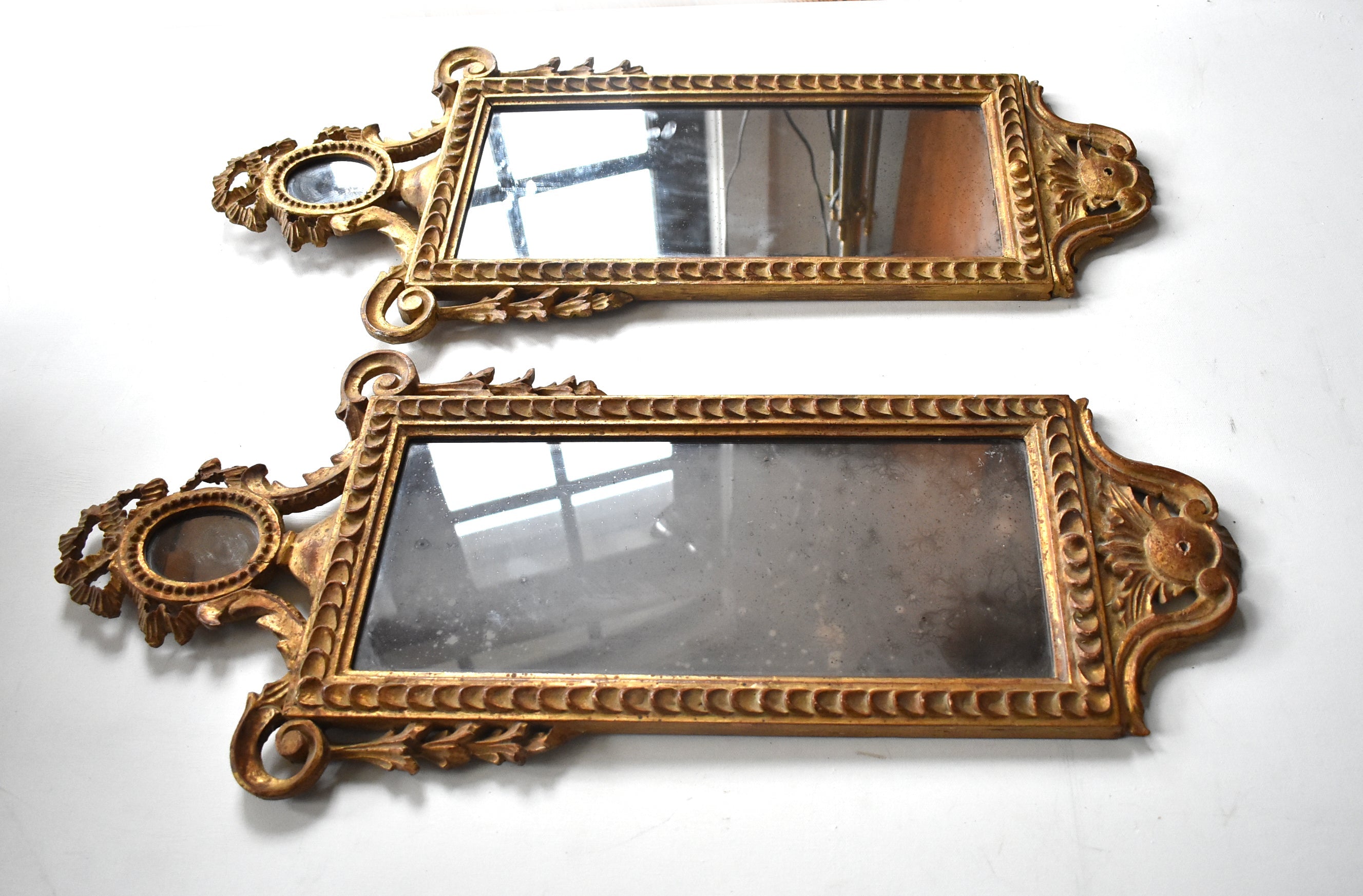 Pair of Custom Lover's Eye Paintings in Late 18th-Century Northern Italian Giltwood Mirrors