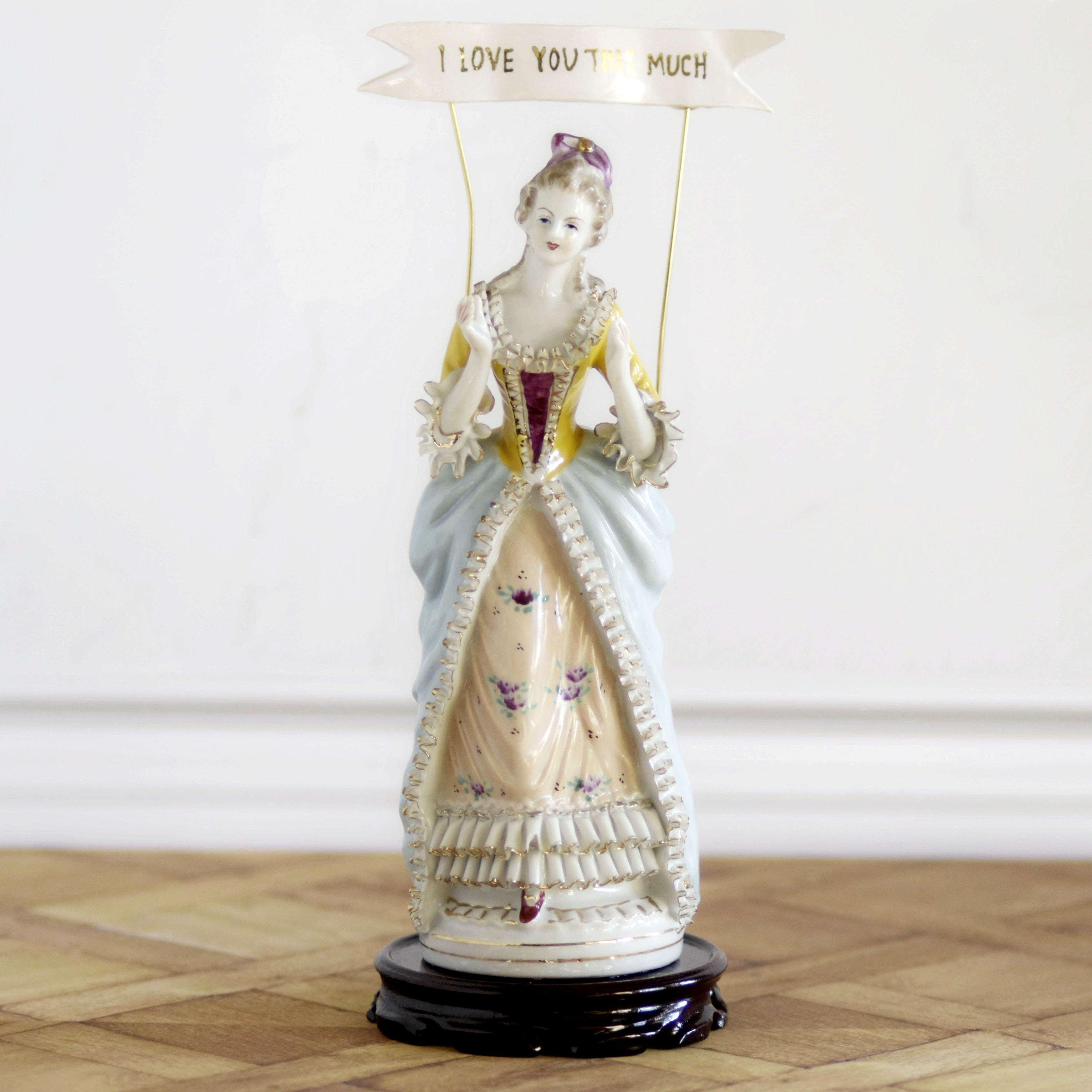 I LOVE YOU THIS MUCH