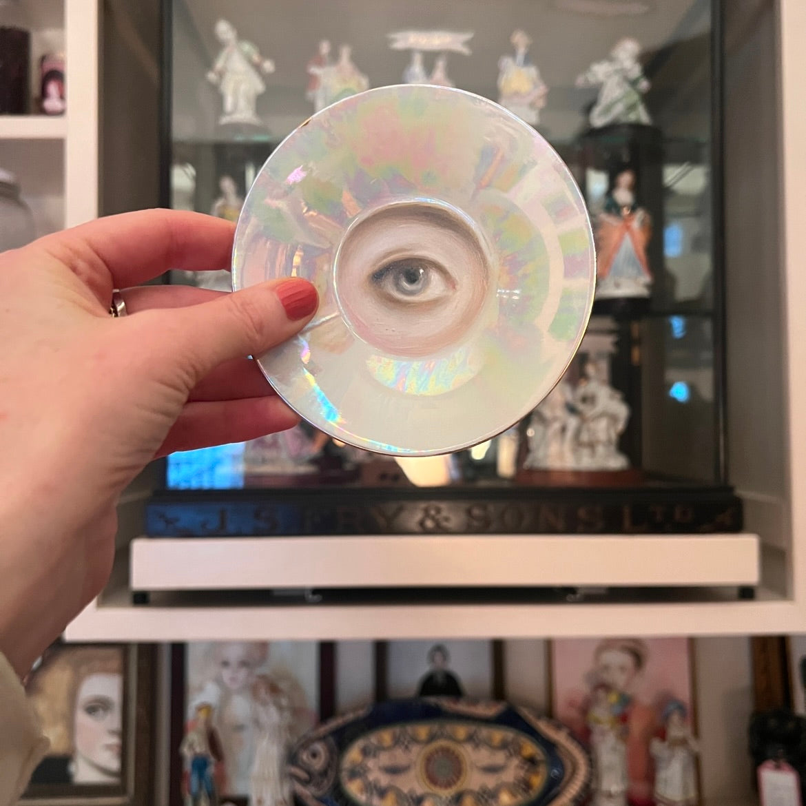 No. 3097 Lover's Eye Painting on an Iridescent Plate