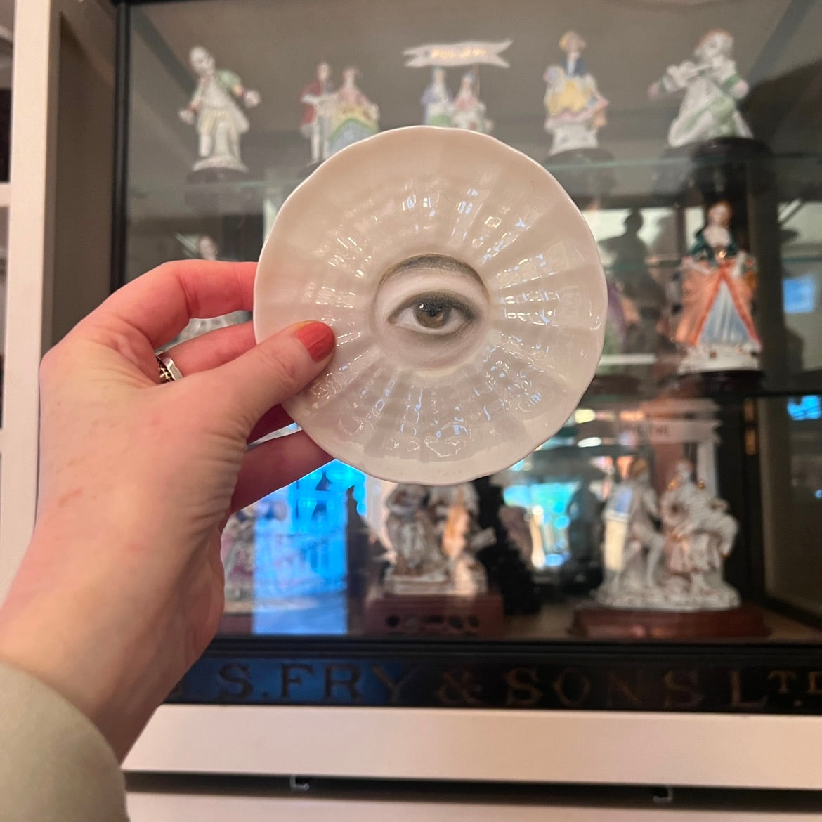 No. 3099 Lover's Eye Painting on an Irish Belleek Plate