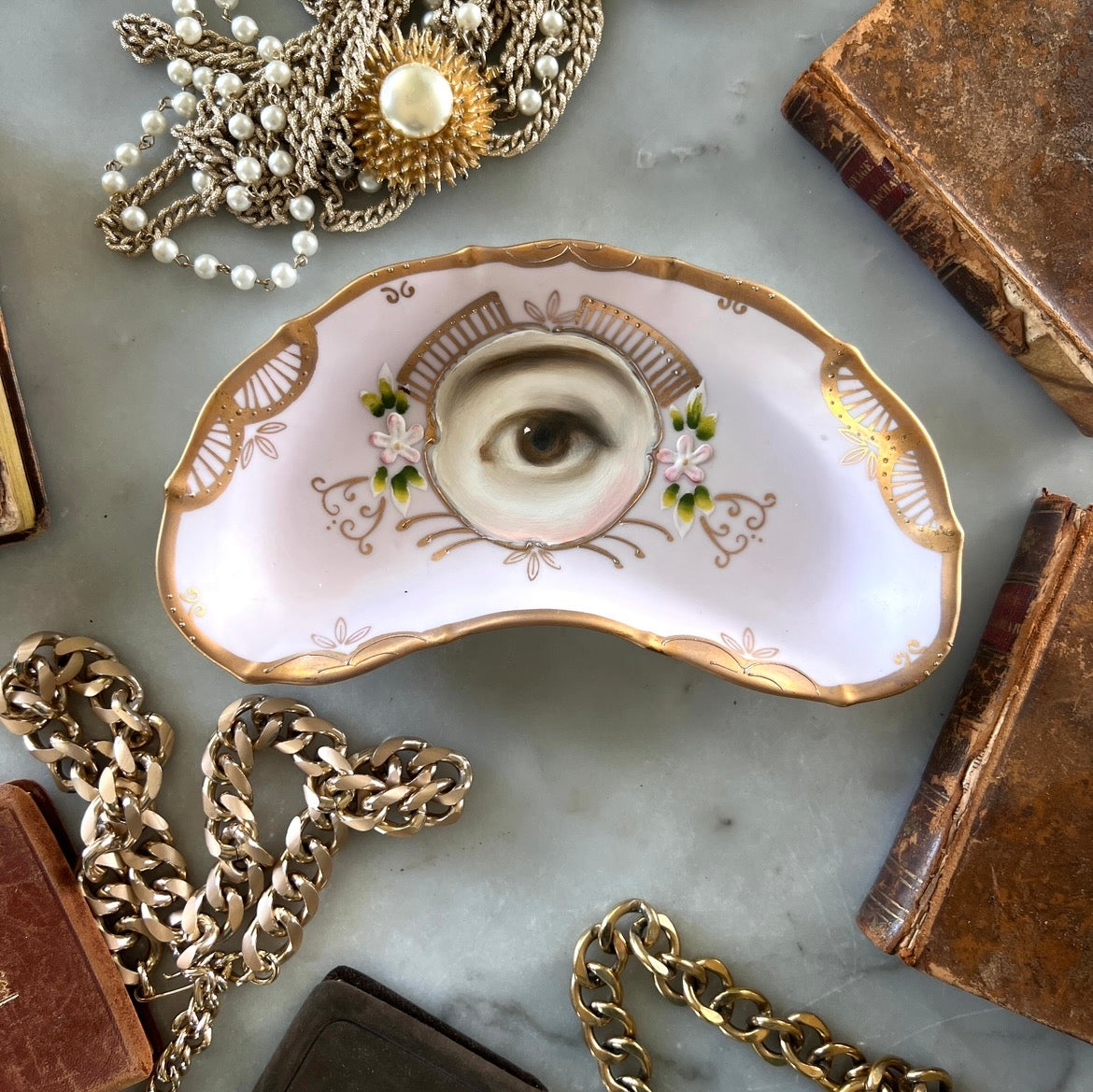 No. 3576 Lover's Eye Painting on a Rococo Crescent Dish - Petal Pink