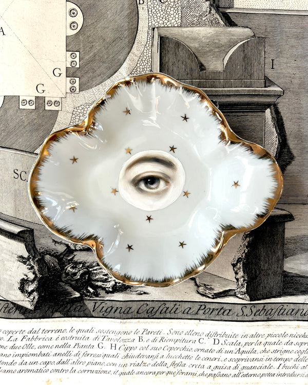 New! - Lover's Eye Painting on a Cloud-Shaped Plate with Gilt Stars