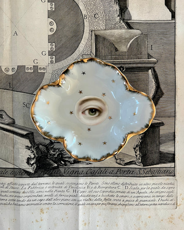 New! - Lover's Eye Painting on a Cloud-Shaped Plate with Gilt Stars