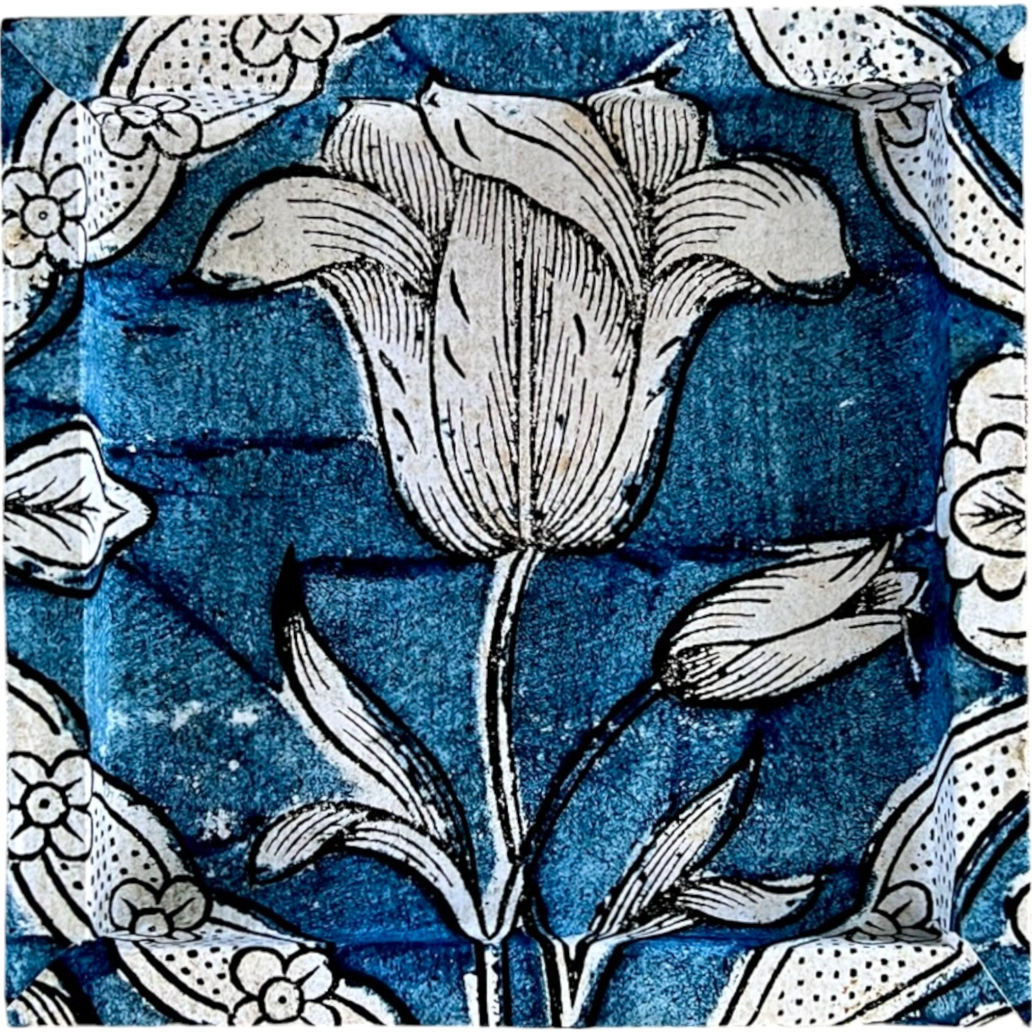 Frame No. 9 - Dominoterie Tulipe Bleue (8" for plates 4.25"-6")