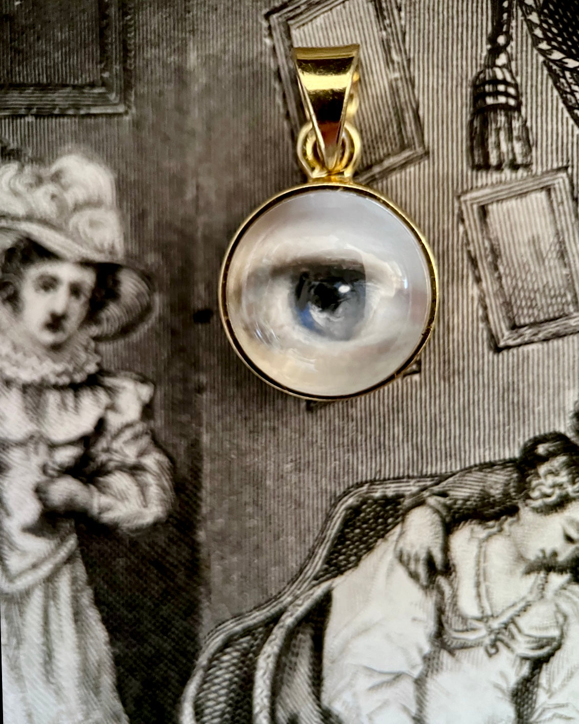 No. 2149 Lover's Eye Pendant