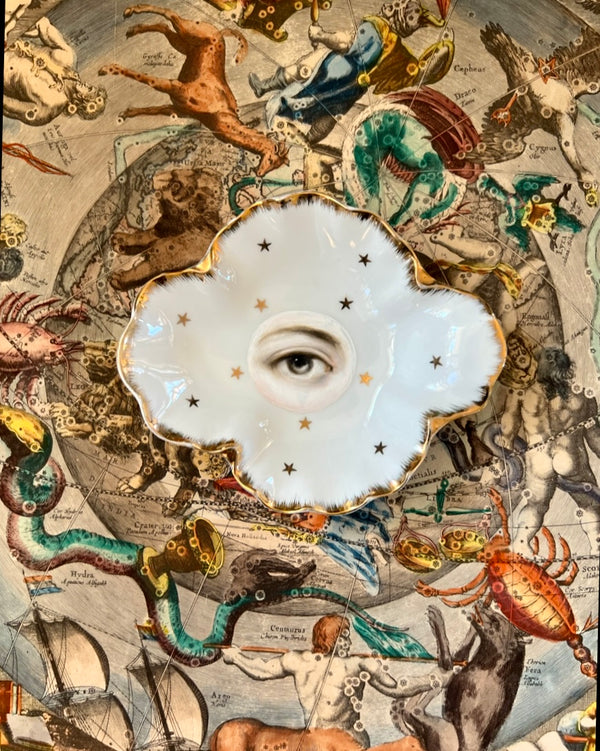 New! - Lover's Eye Painting on a Cloud-Shaped Plate with Gilt Stars