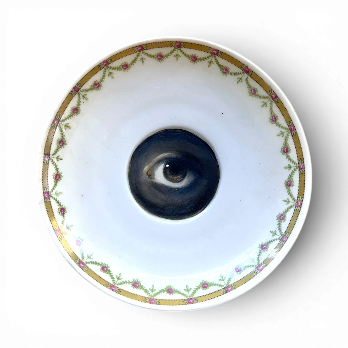 No. 3669 Lover's Eye Painting on a Floral Plate